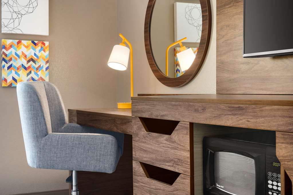 Hampton Inn St. Louis-Columbia Image