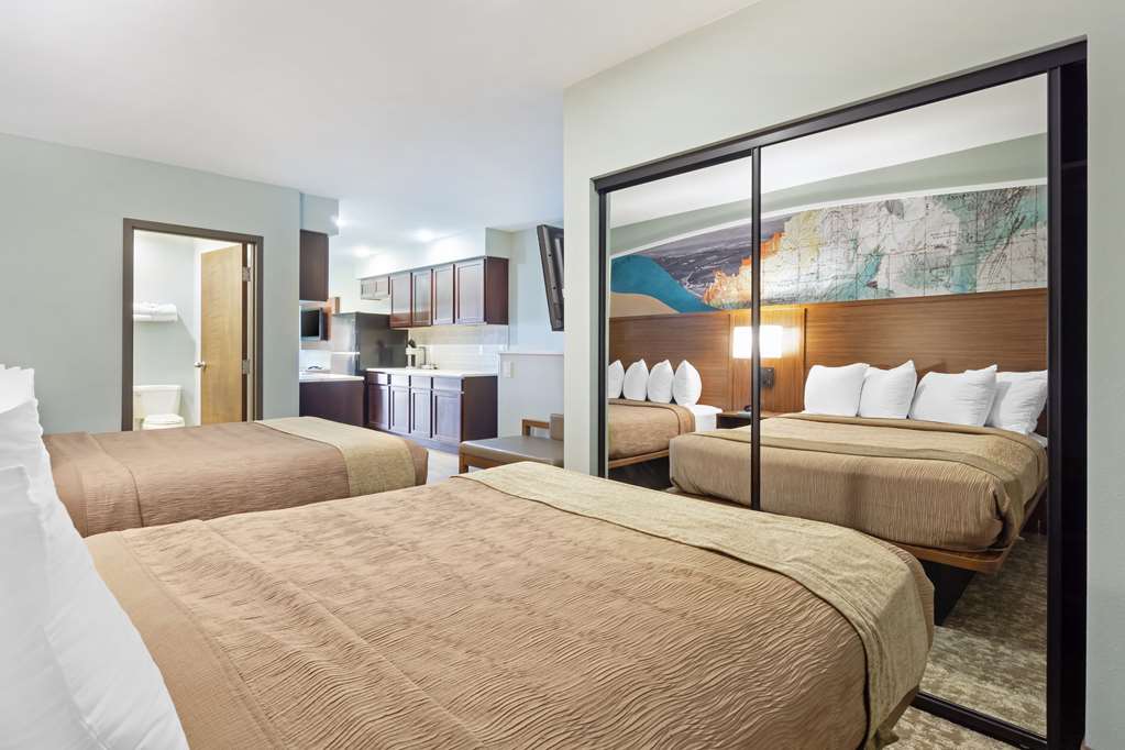 Best Western Plus Ahtanum Inn Image