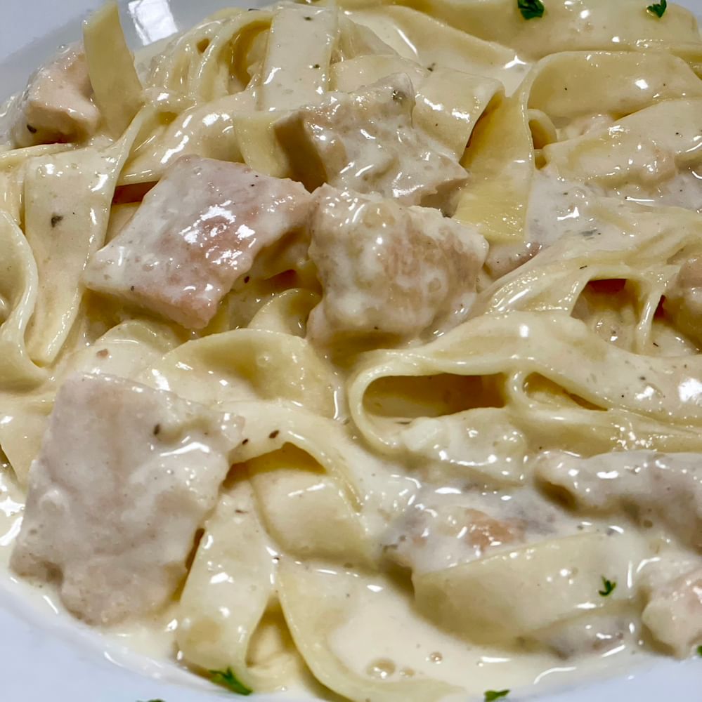 Chicken Fettuccine Alfredo (Lunch)