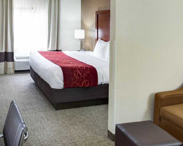 Images Comfort Suites