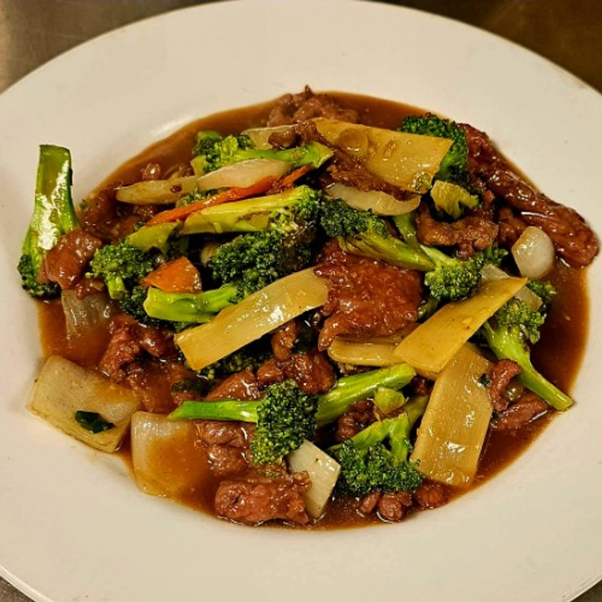 B6. Beef with Fresh Broccoli