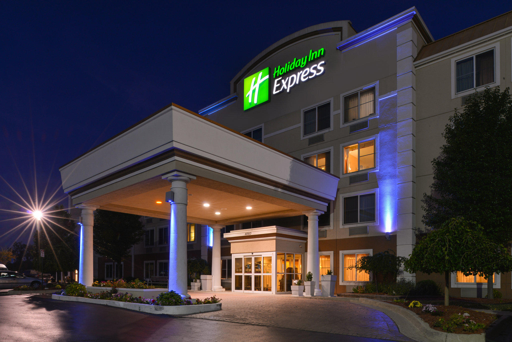 Holiday Inn Express Wixom Photo