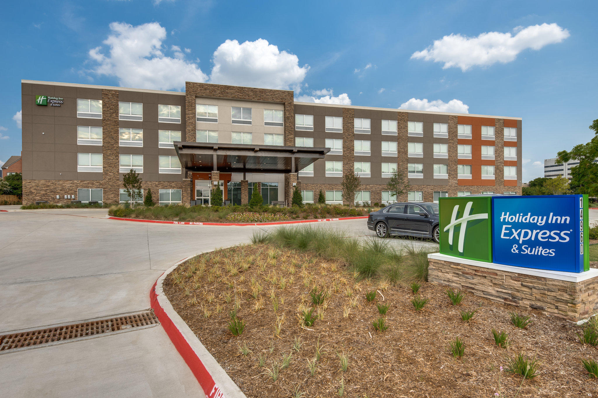 Holiday Inn Express & Suites Dallas North - Addison Photo