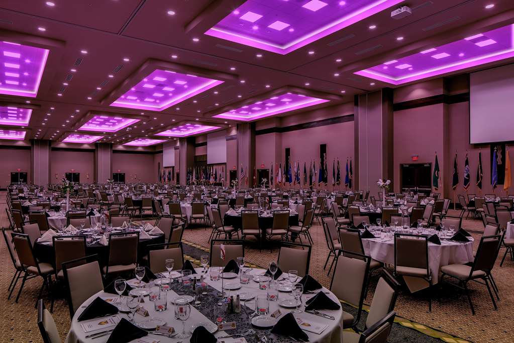 Hilton Garden Inn Manhattan Image