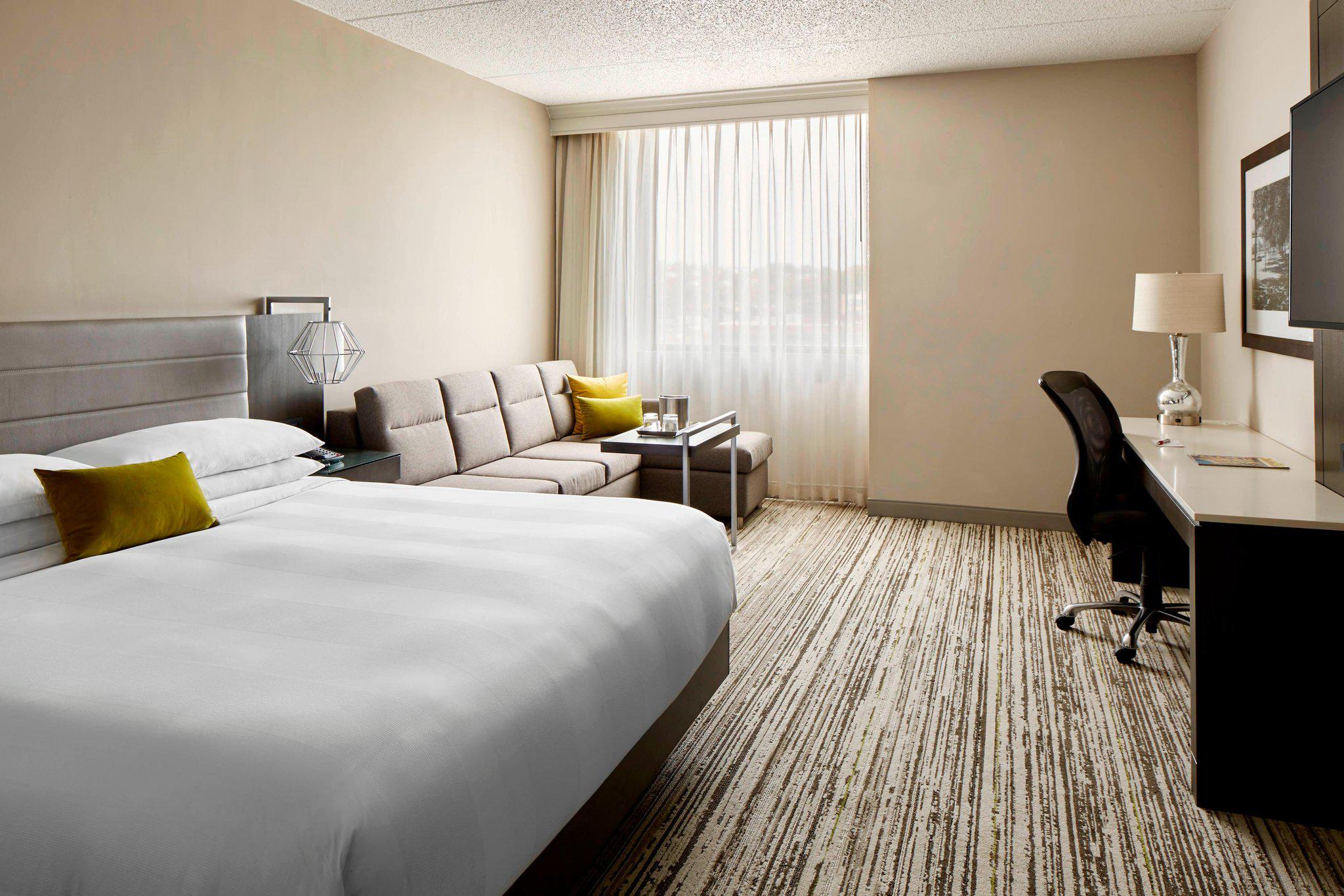 Marriott Cincinnati North Photo