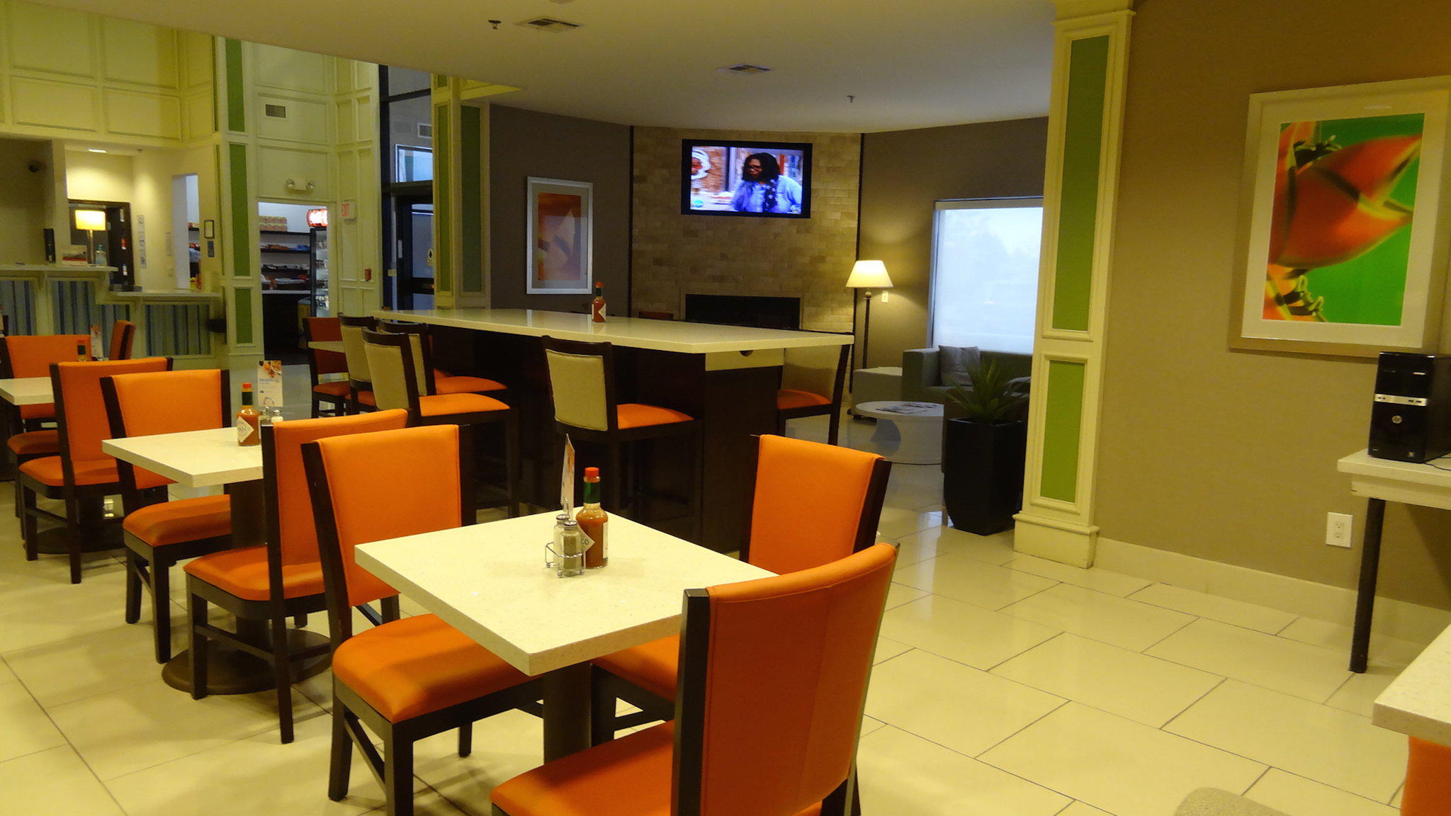 Holiday Inn Express Kansas City - Bonner Springs Photo