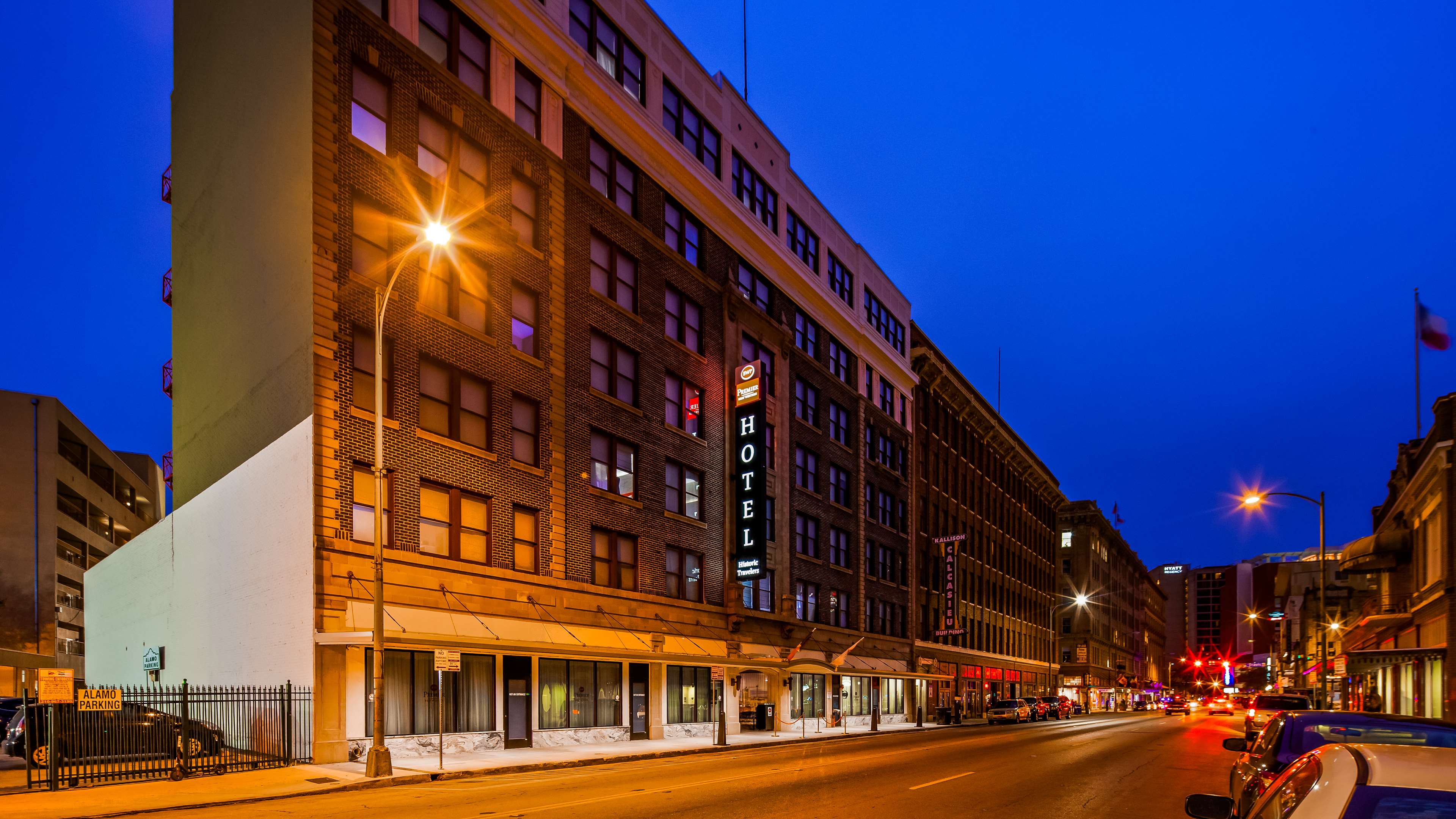 Best Western Premier Historic Travelers Hotel Alamo/Riverwalk Photo