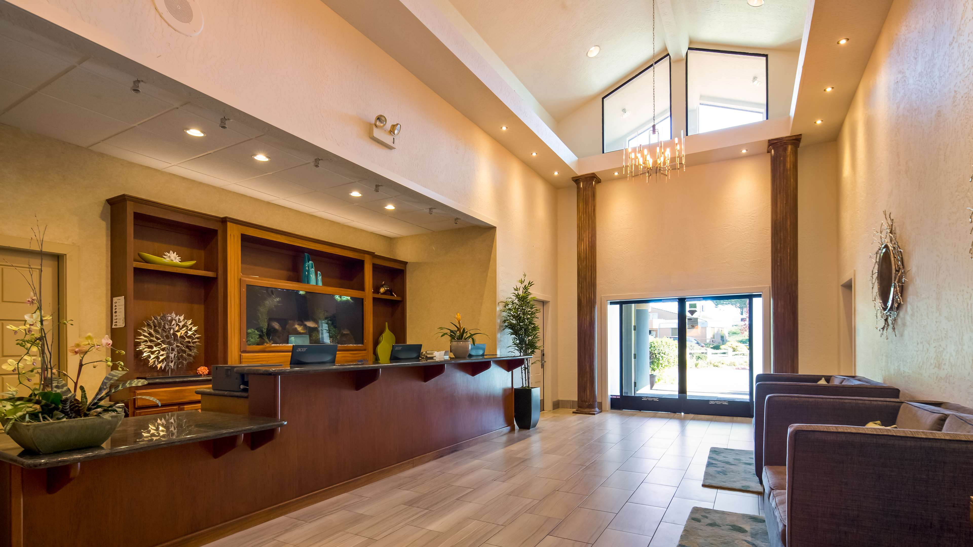 Best Western Seacliff Inn Photo