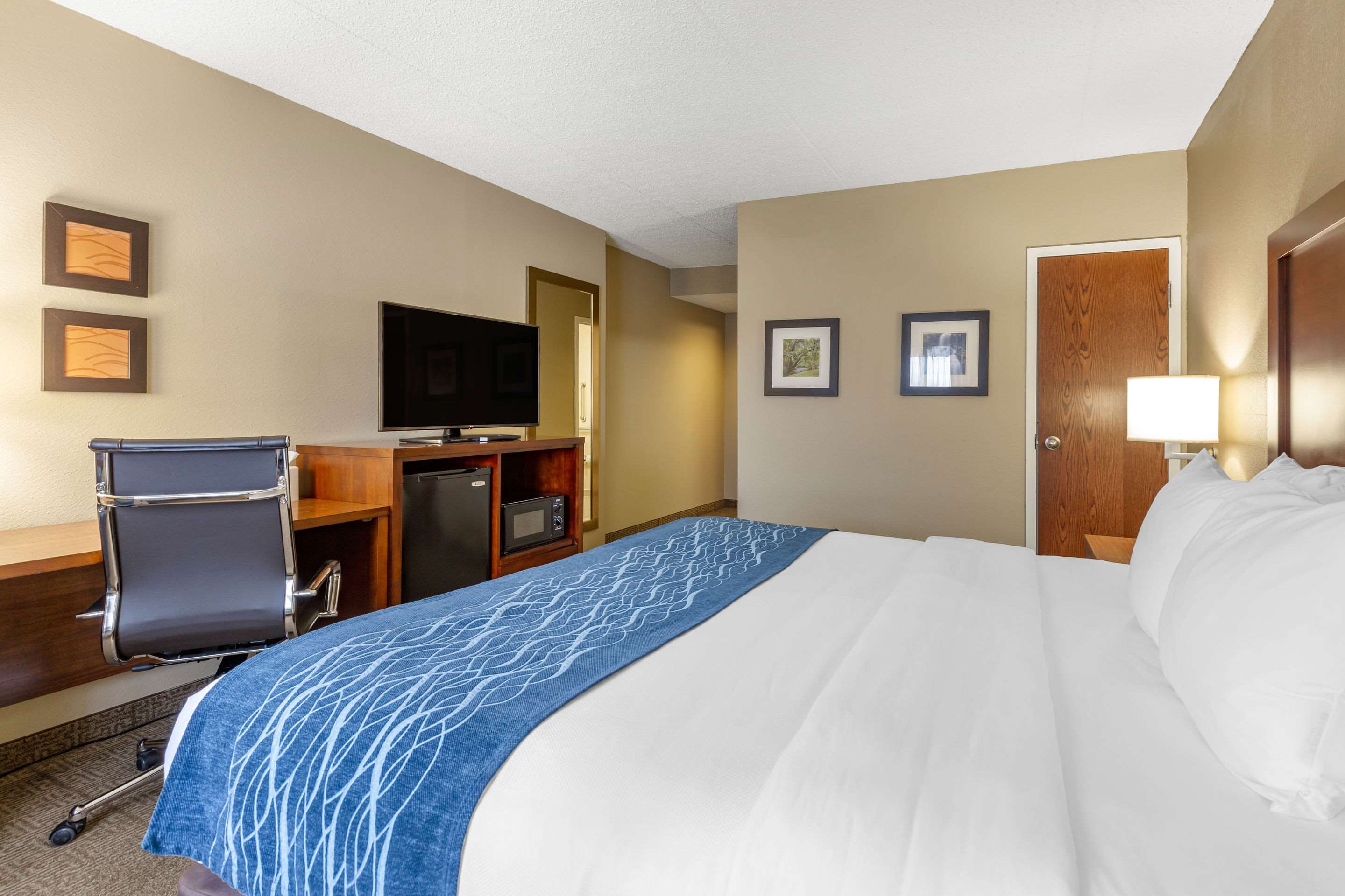 Comfort Inn Aikens Center Photo