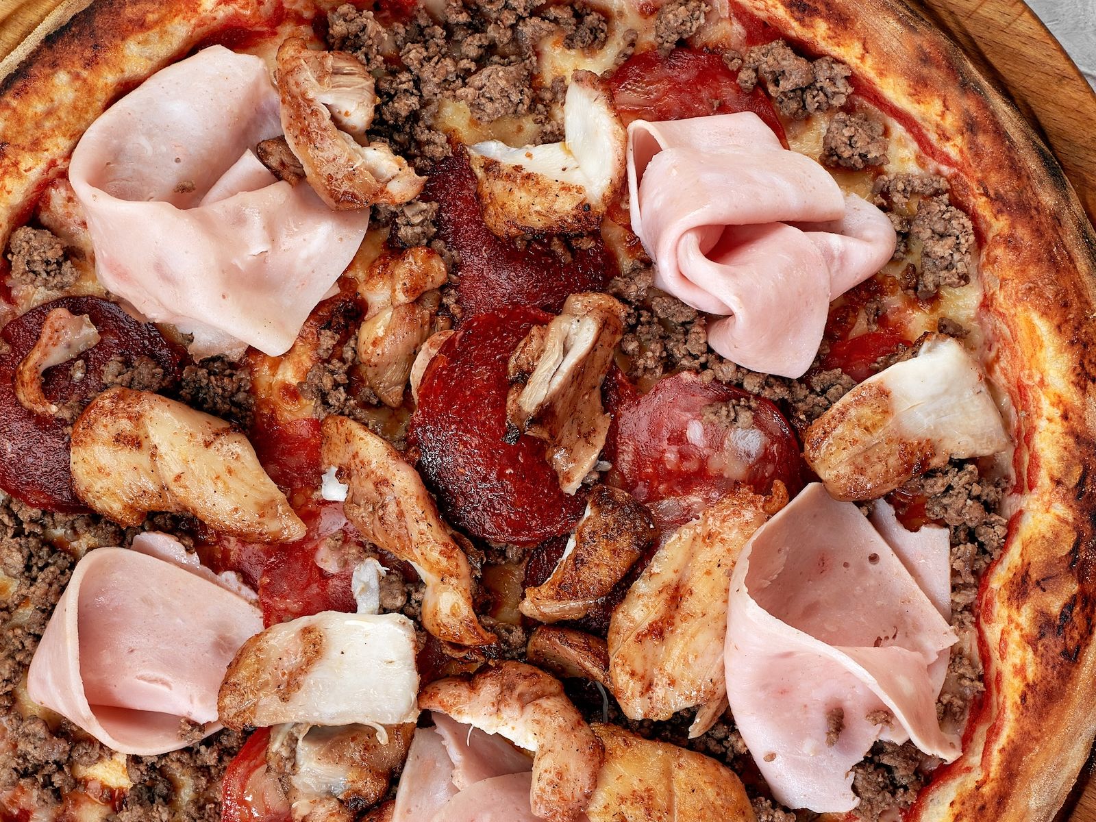 The Meat Lovers Medium 14in