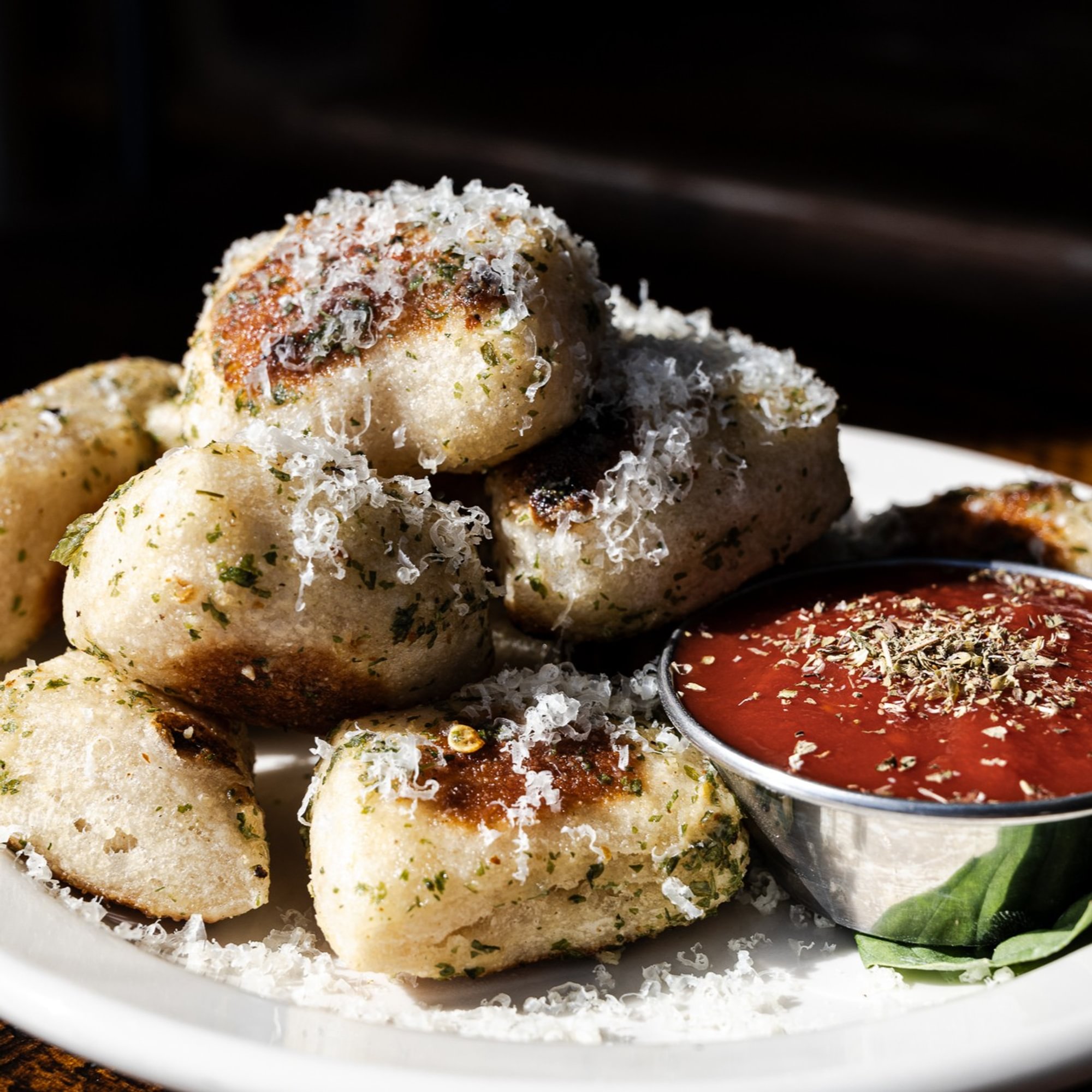 Garlicky Bread-Bites