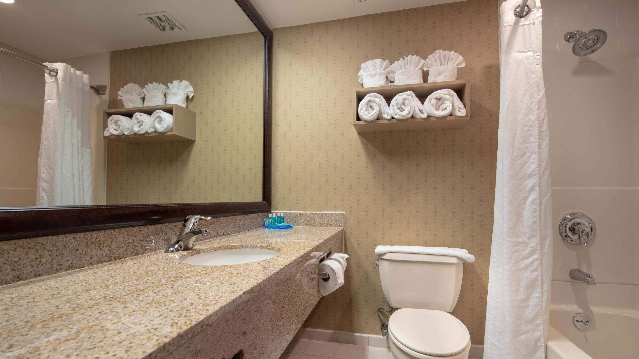 Holiday Inn Express Stony Brook-Long Island Photo