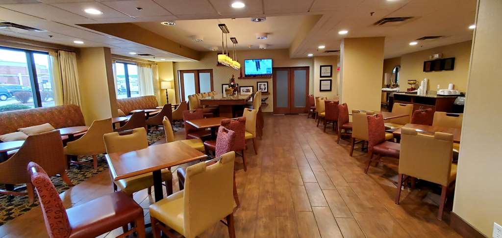 Hampton Inn Hillsville Image
