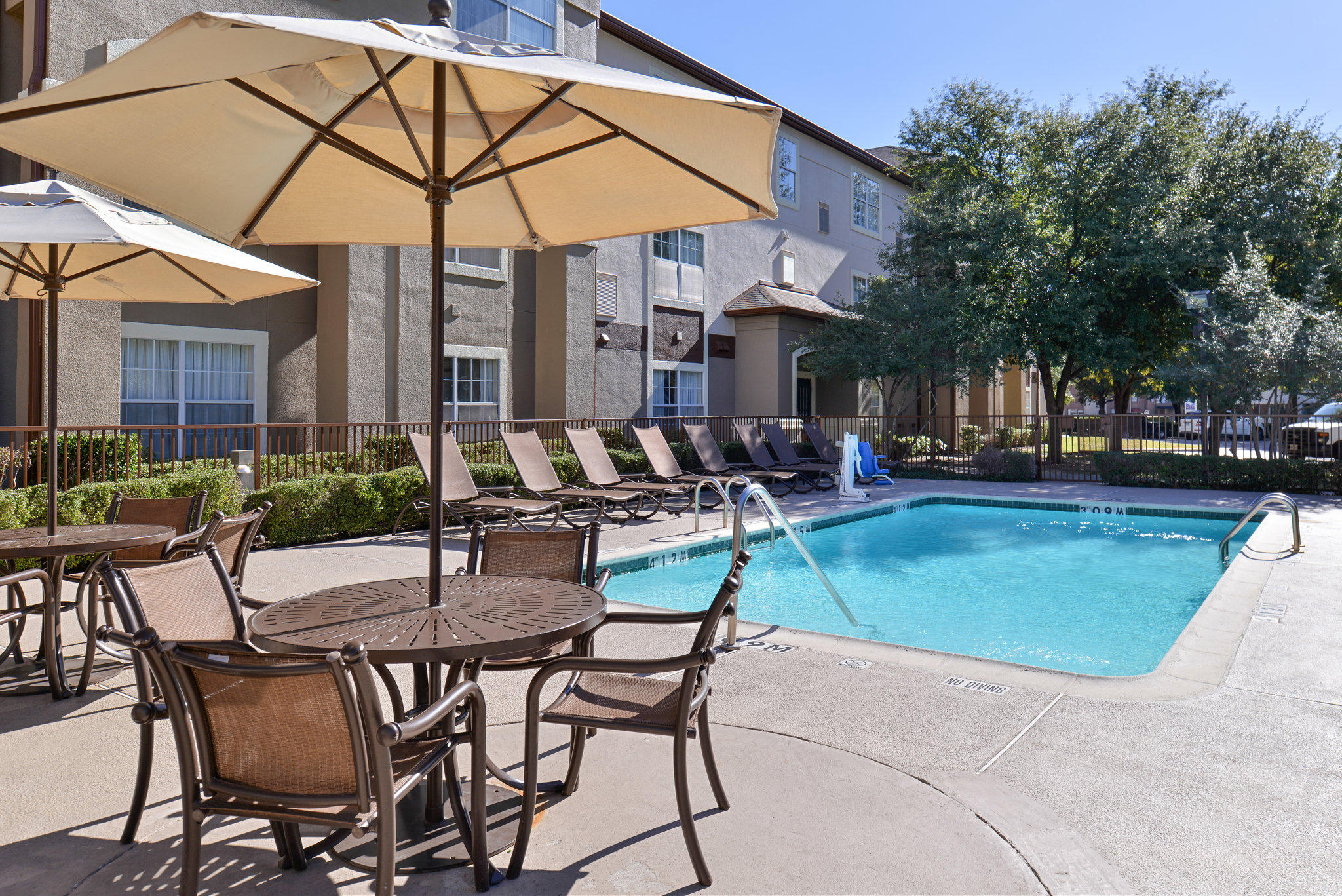 Staybridge Suites Dallas-Addison Photo