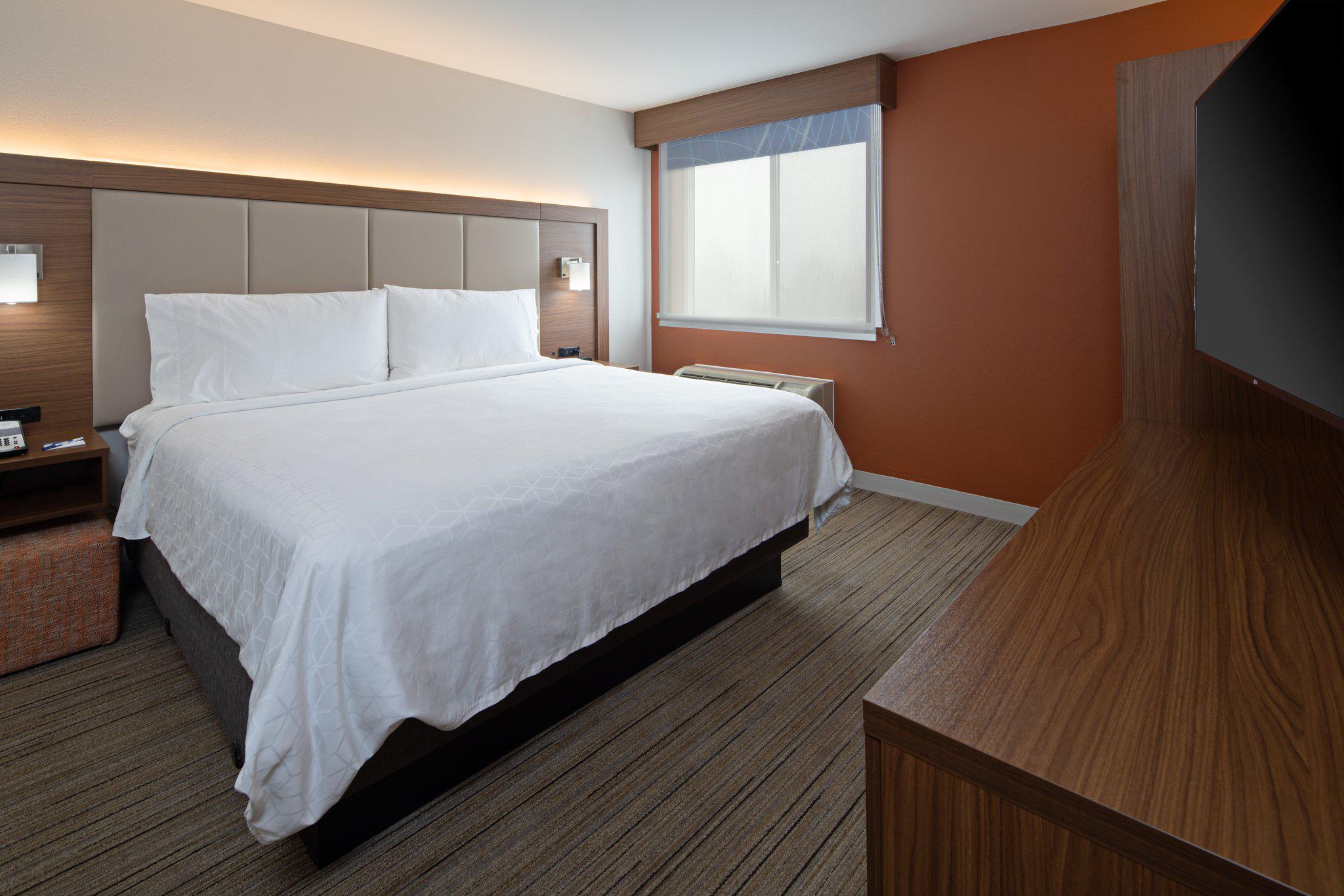 Holiday Inn Express & Suites Seattle-Sea-Tac Airport Photo