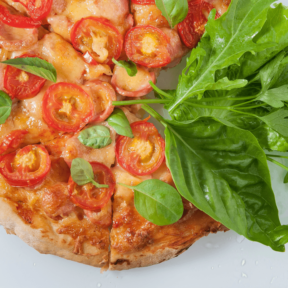 Fresh tomato & mozzarella pizza