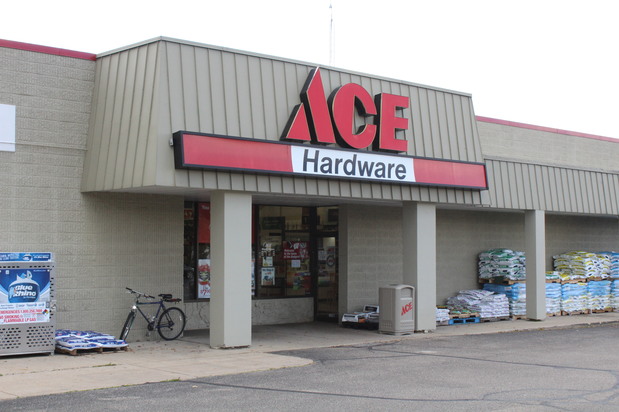 Images TNT Ace Hardware