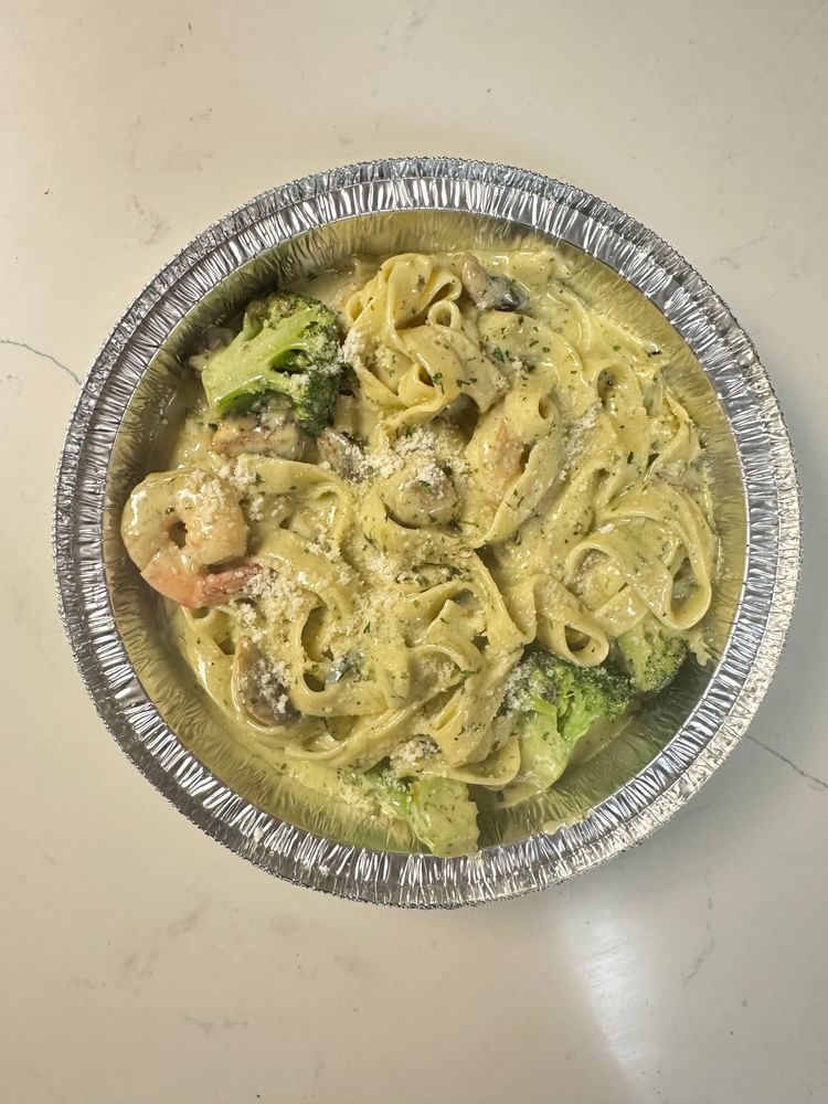 Shrimp Alfredo With zucchini, broccoli, and fresh mushrooms