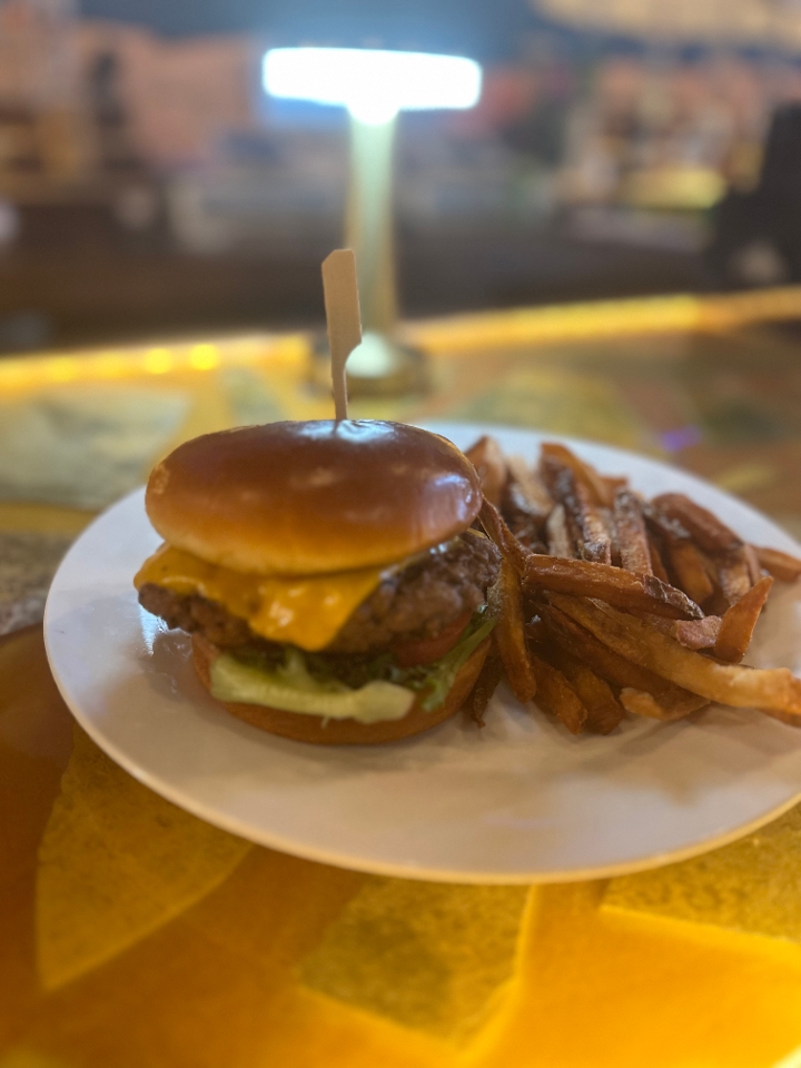 American Classic Cheeseburger