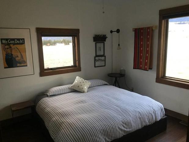 Images Borderline Bed And Breakfast