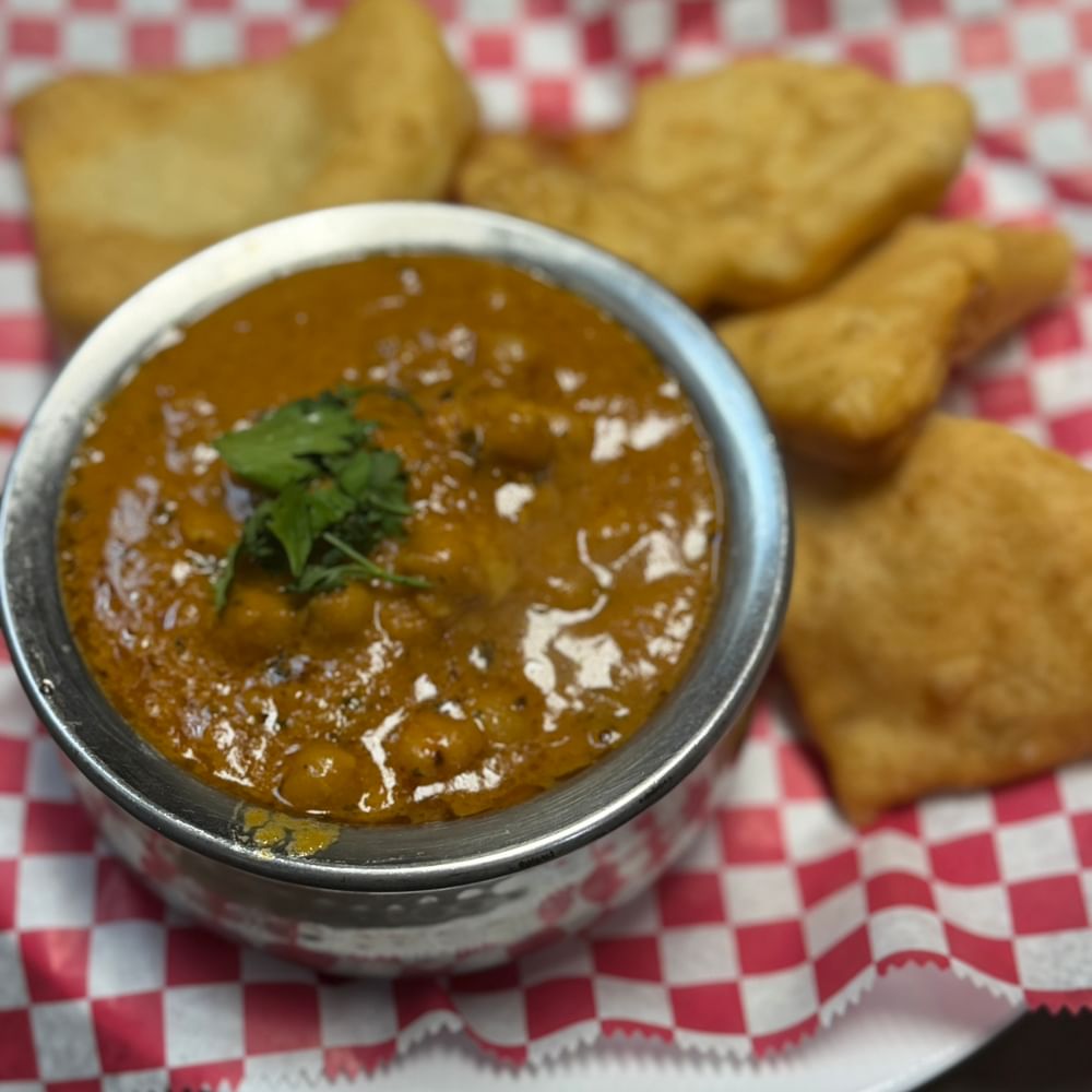 Chana Bathura