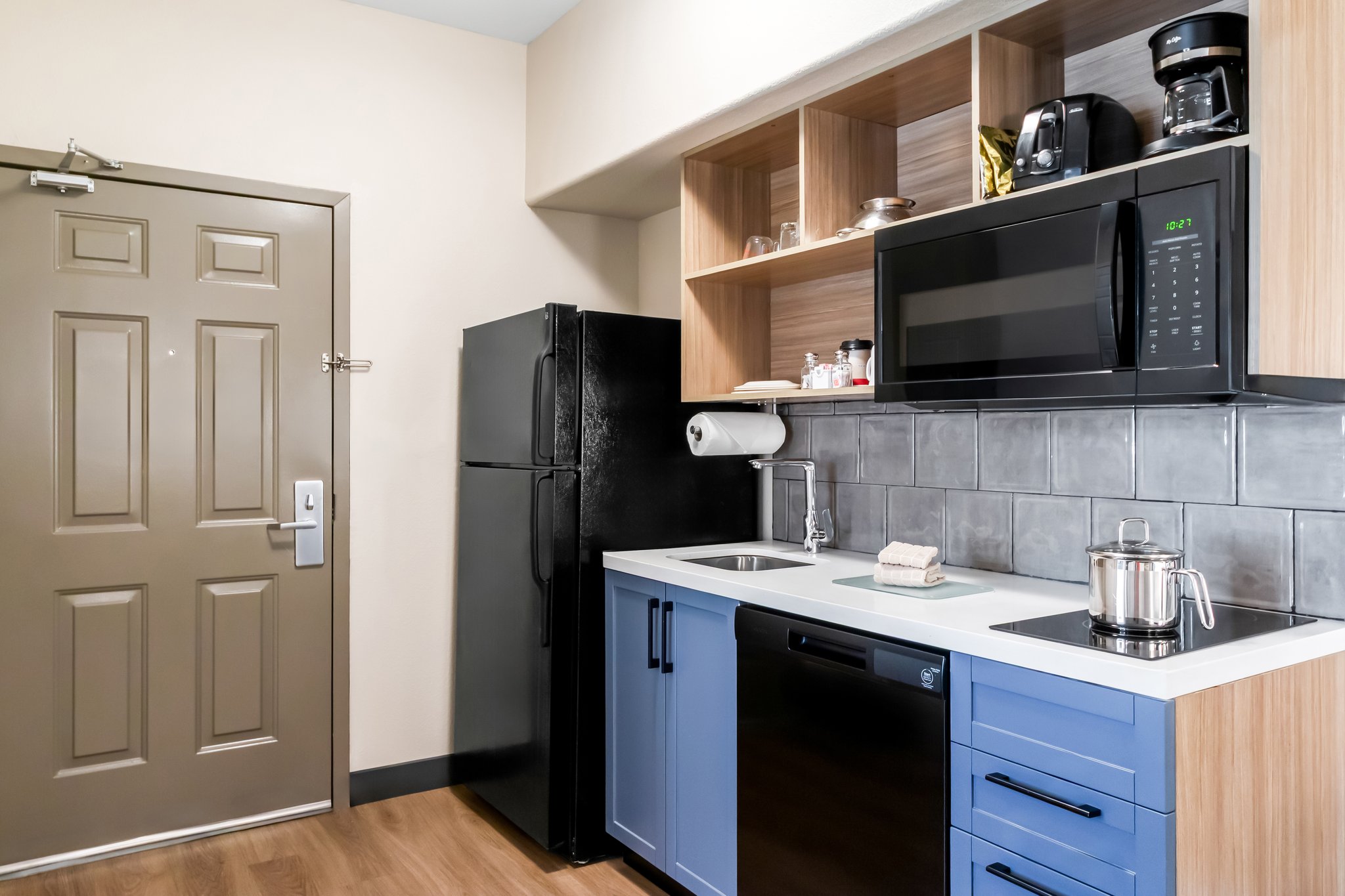 Candlewood Suites Victoria by IHG Image