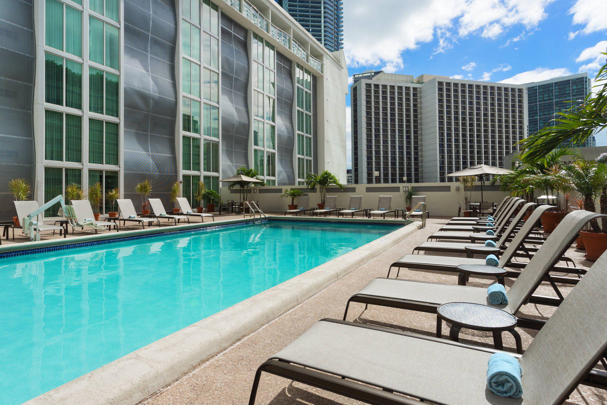 Courtyard by Marriott Miami Downtown/Brickell Area Photo