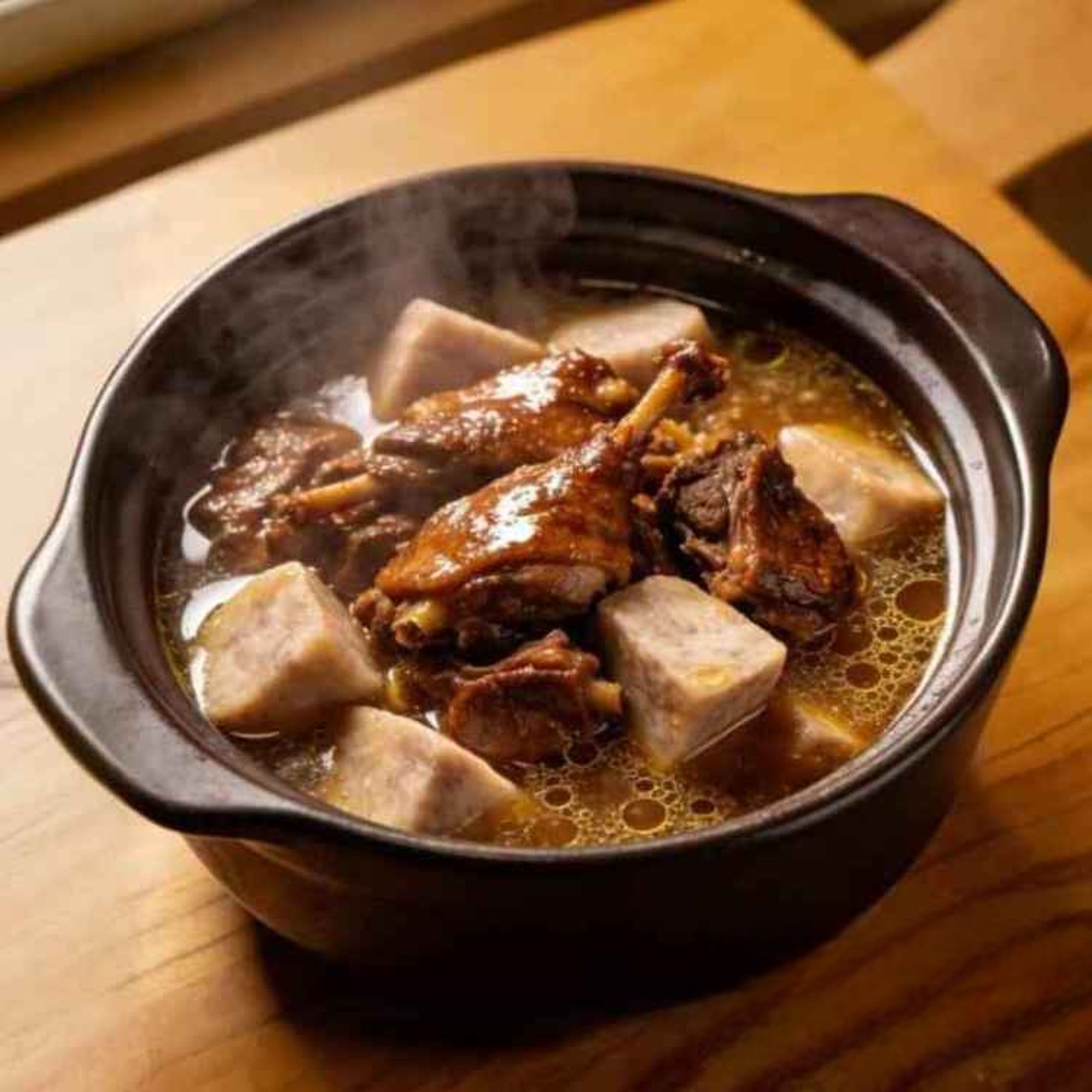 HP9. 芋頭炆鴨煲/Braised Duck w. Taro in Special Chef Sauce