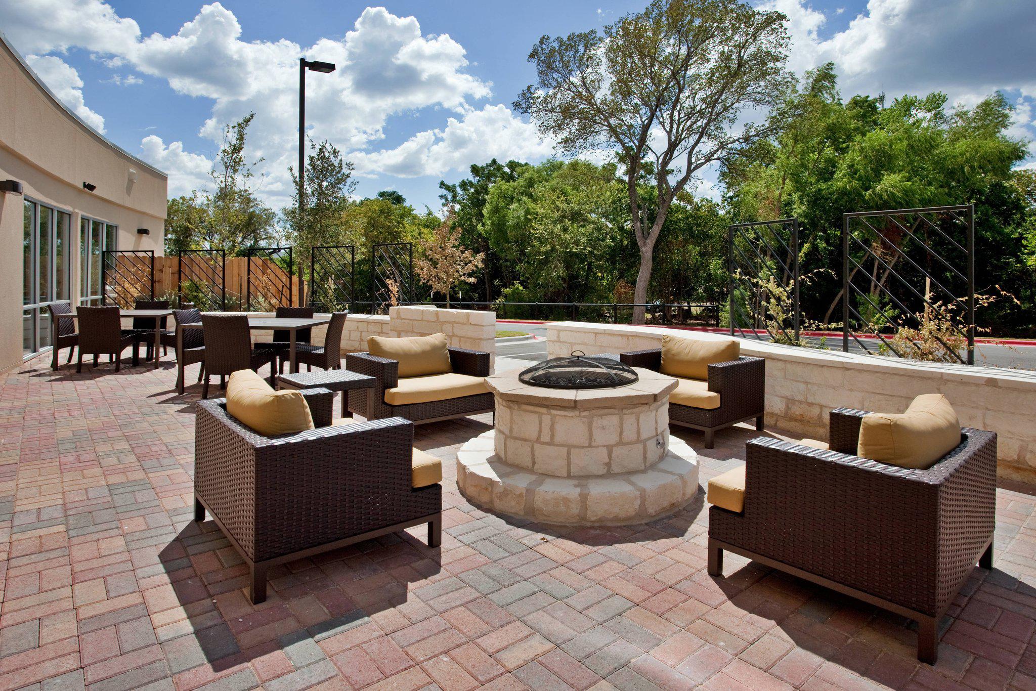 Courtyard by Marriott Austin North/Parmer Lane Photo