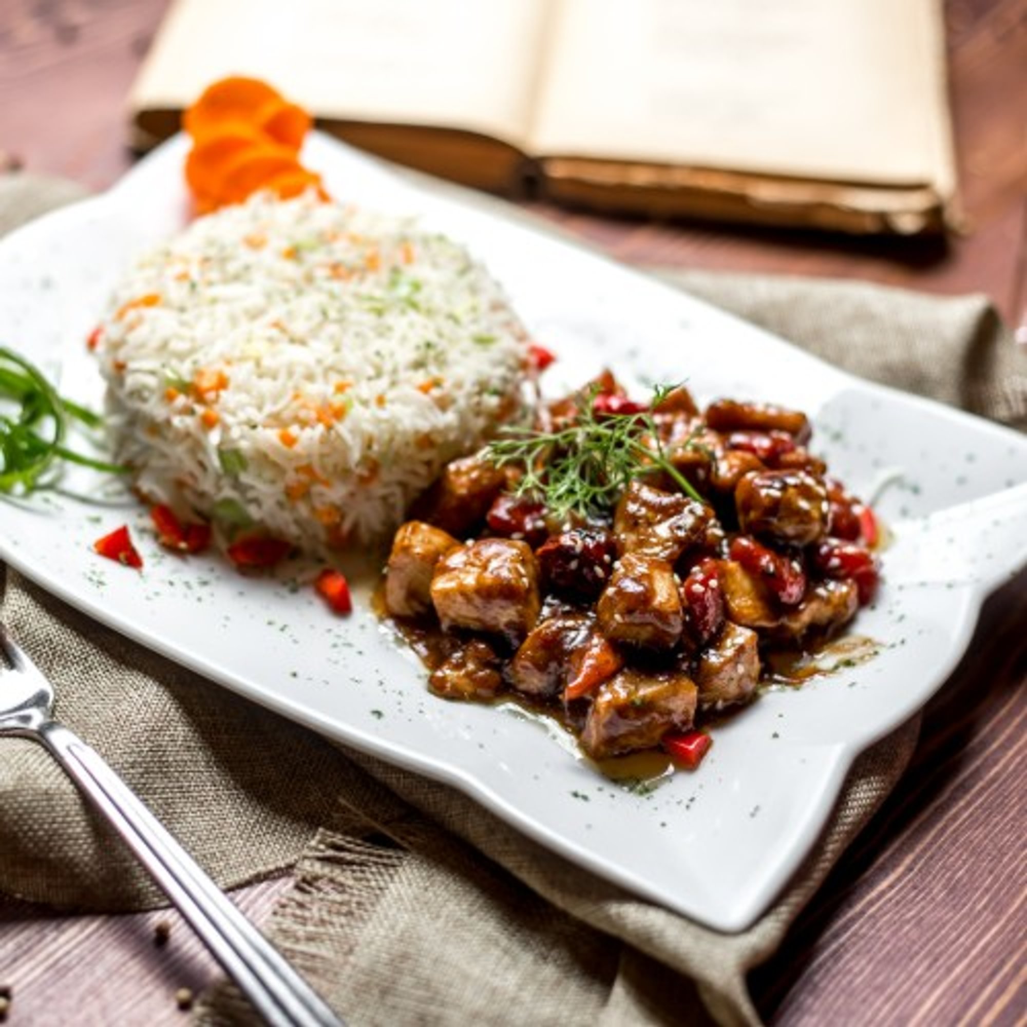 Cơm Tám Sườn