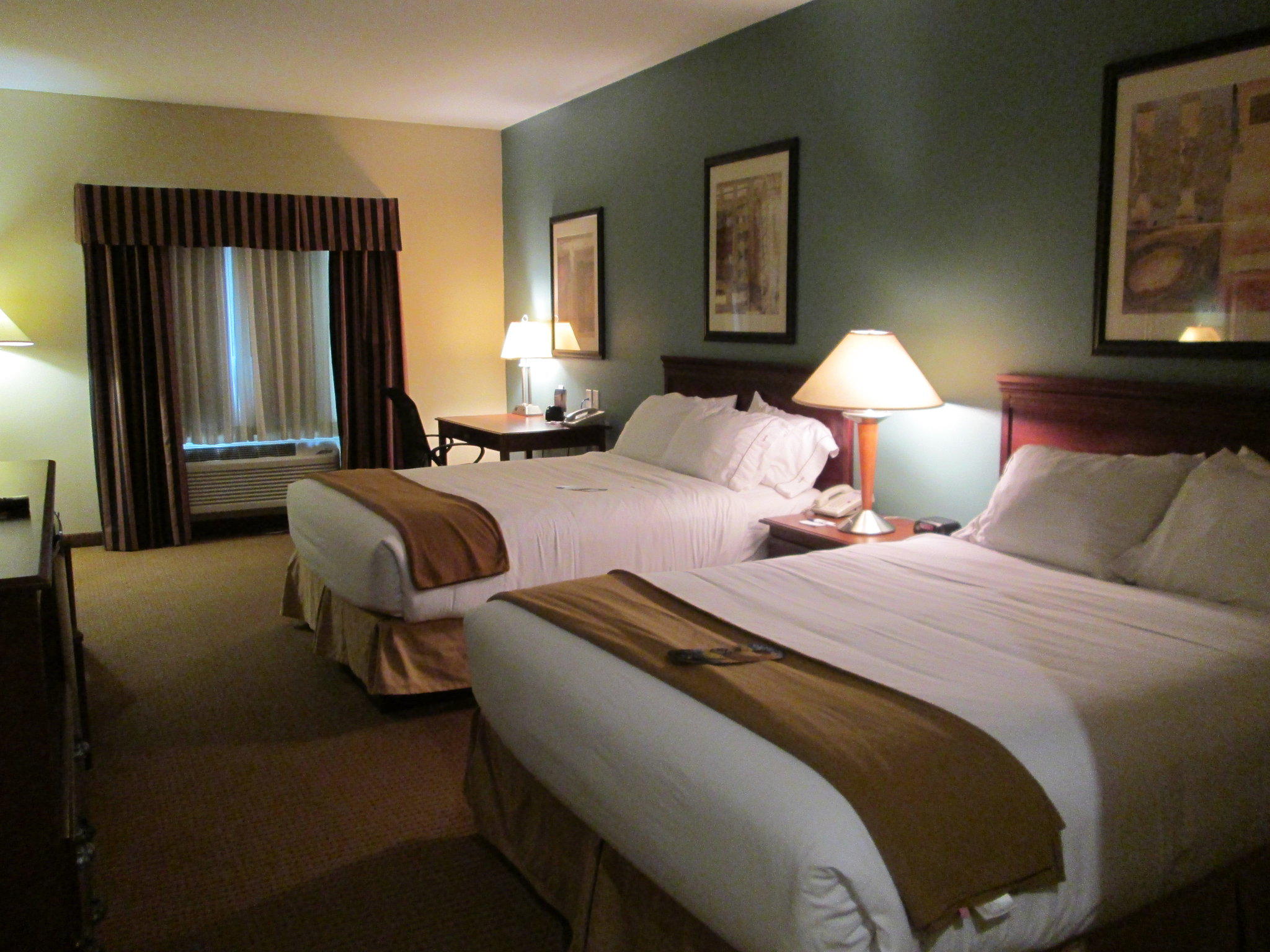 Holiday Inn Express Newell-Chester WV Photo