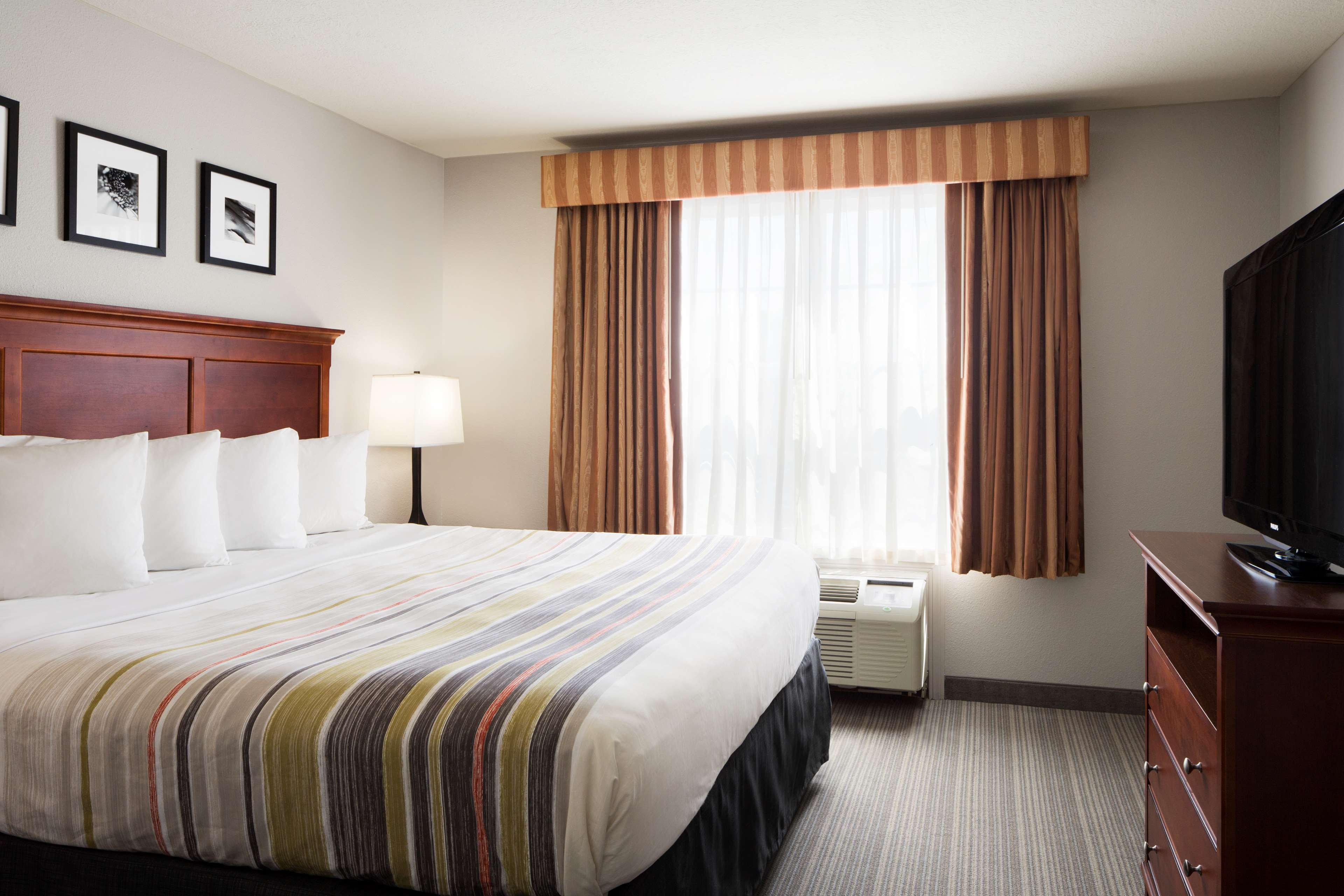 Country Inn & Suites by Radisson, Columbus West, OH Photo