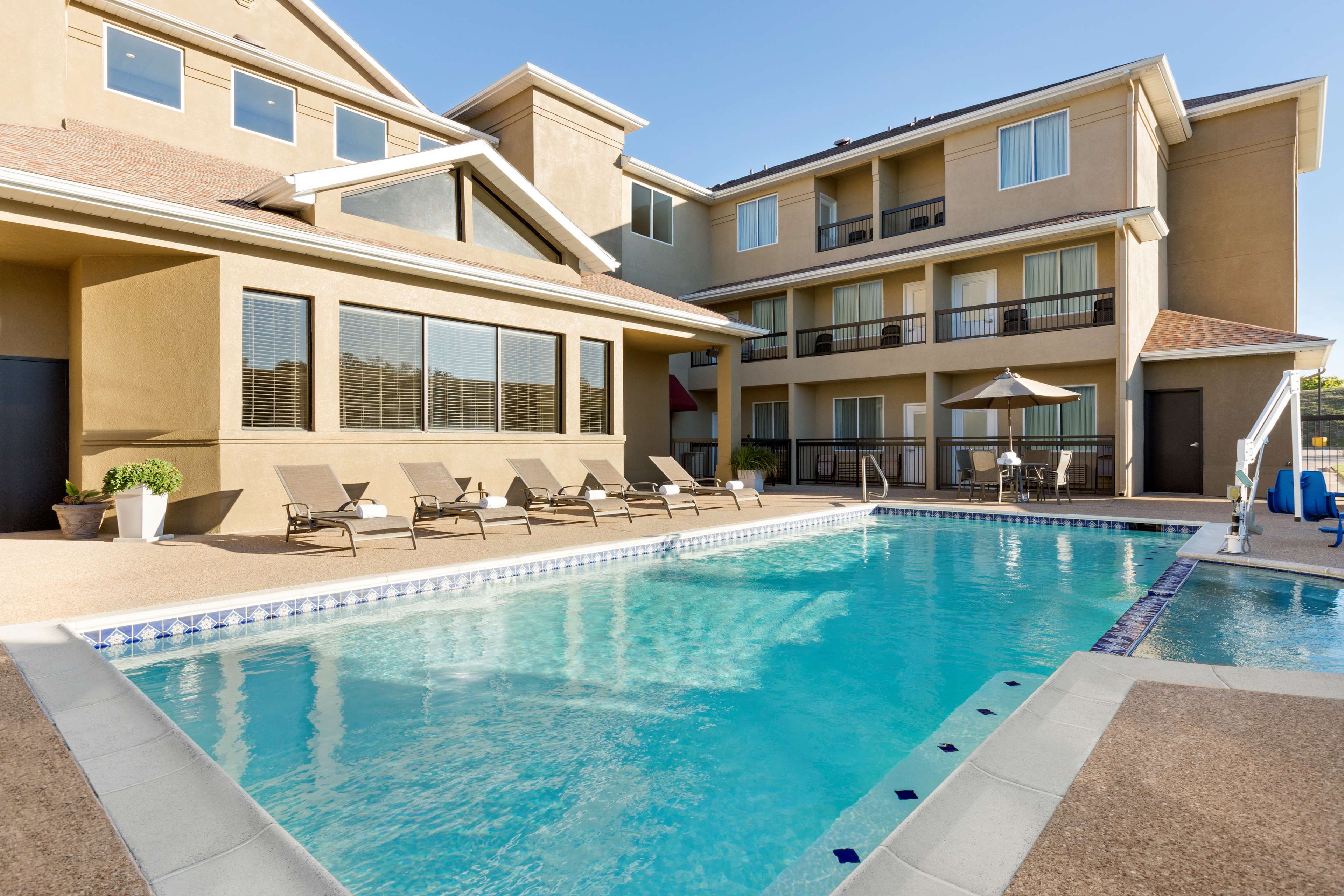 Country Inn & Suites by Radisson, Fort Worth West l-30 NAS JRB Photo