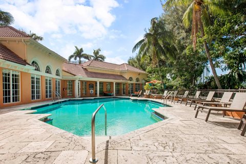 Promenade at Aventura Apartments Photo