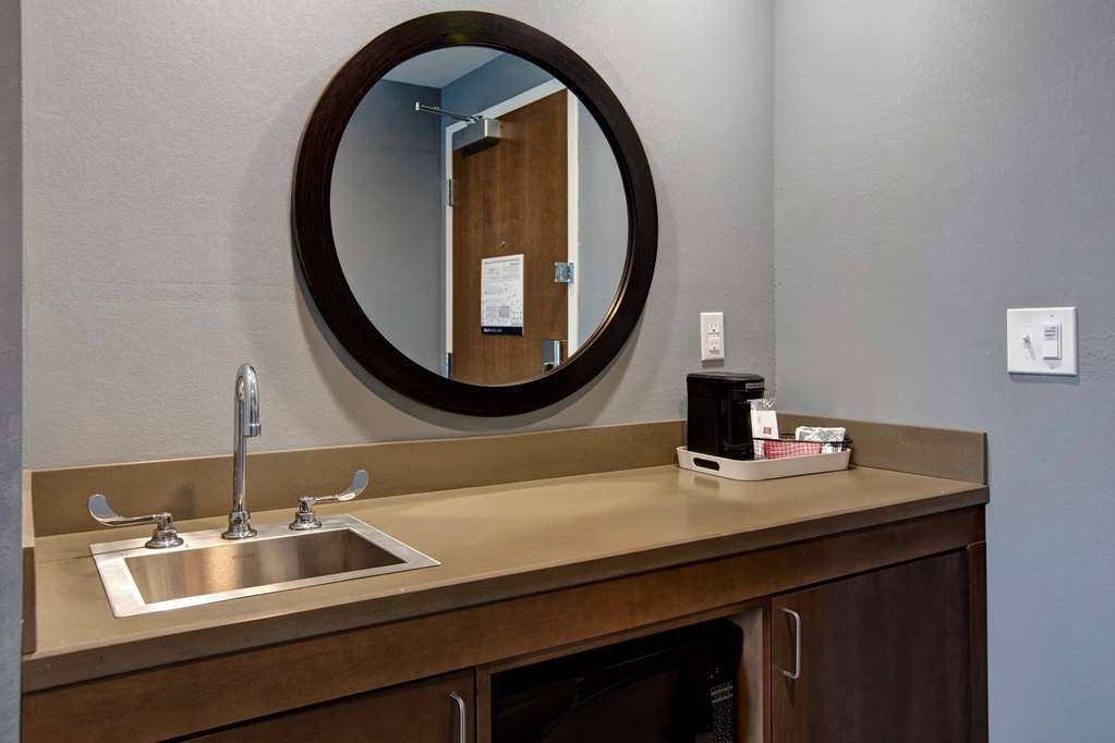 Hampton Inn and Suites Deptford Image