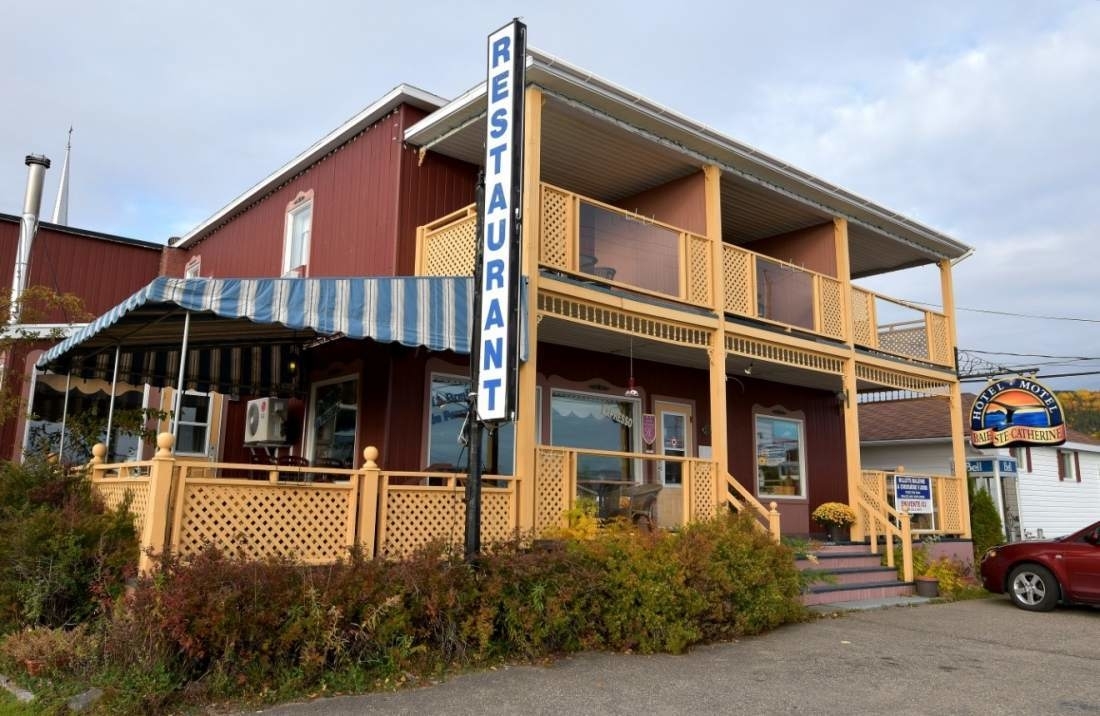 Images Hotel Motel Baie Ste Catherine