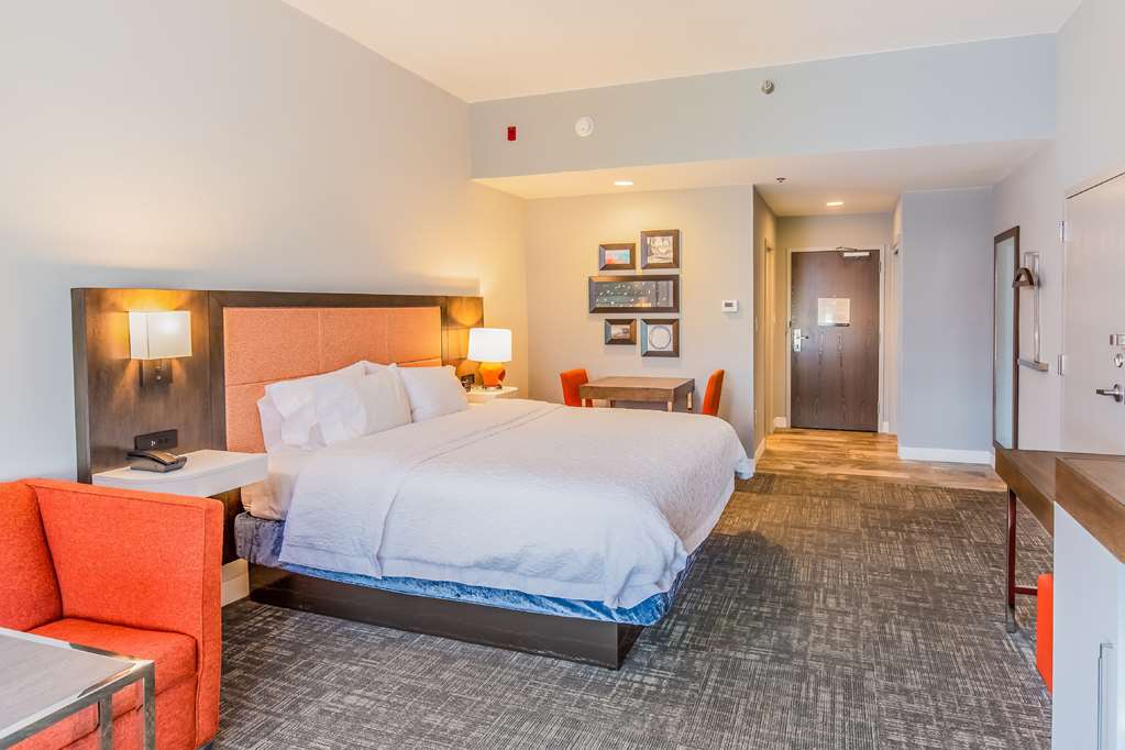Hampton Inn Pensacola Beach Image