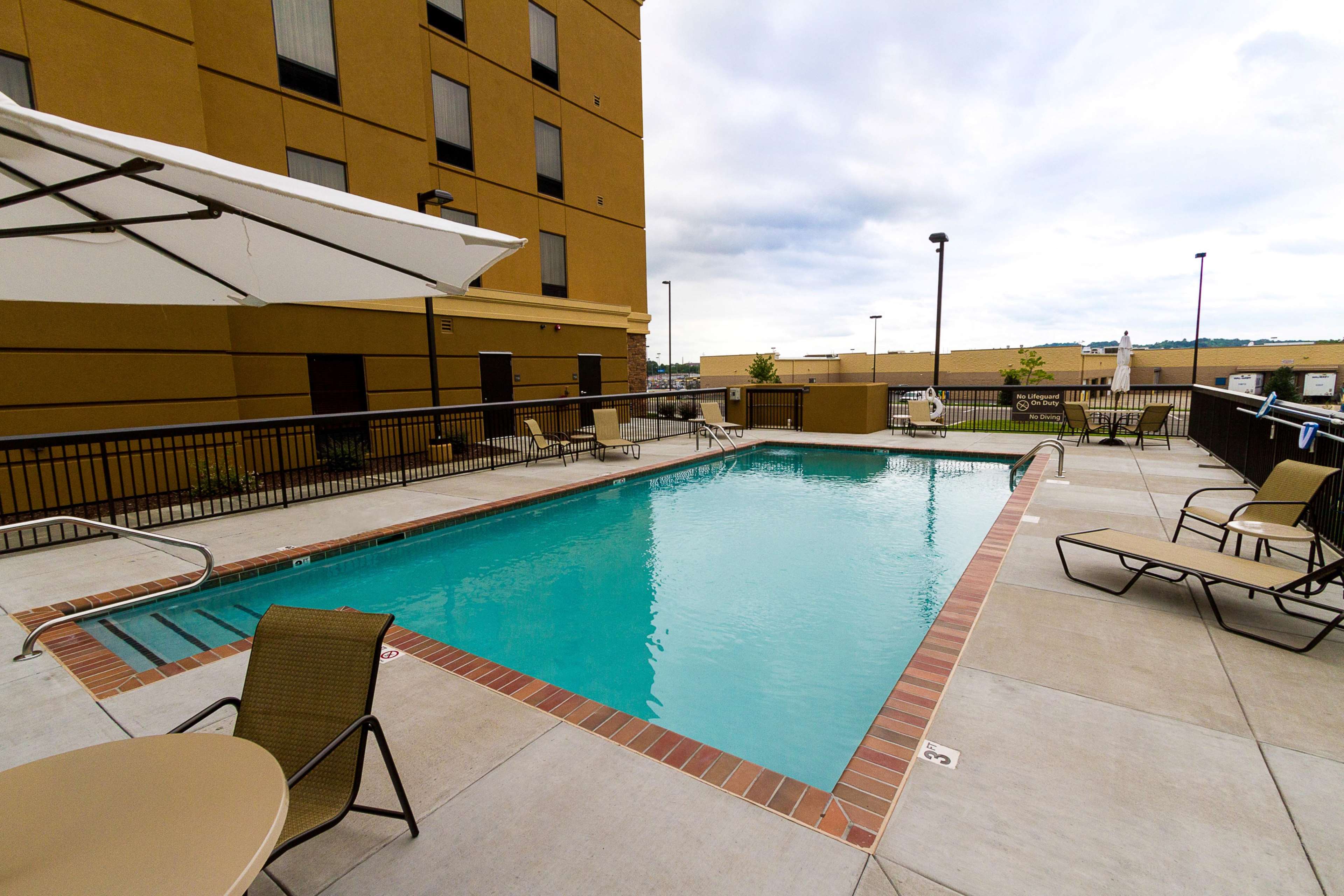 Hampton Inn Fayetteville Photo