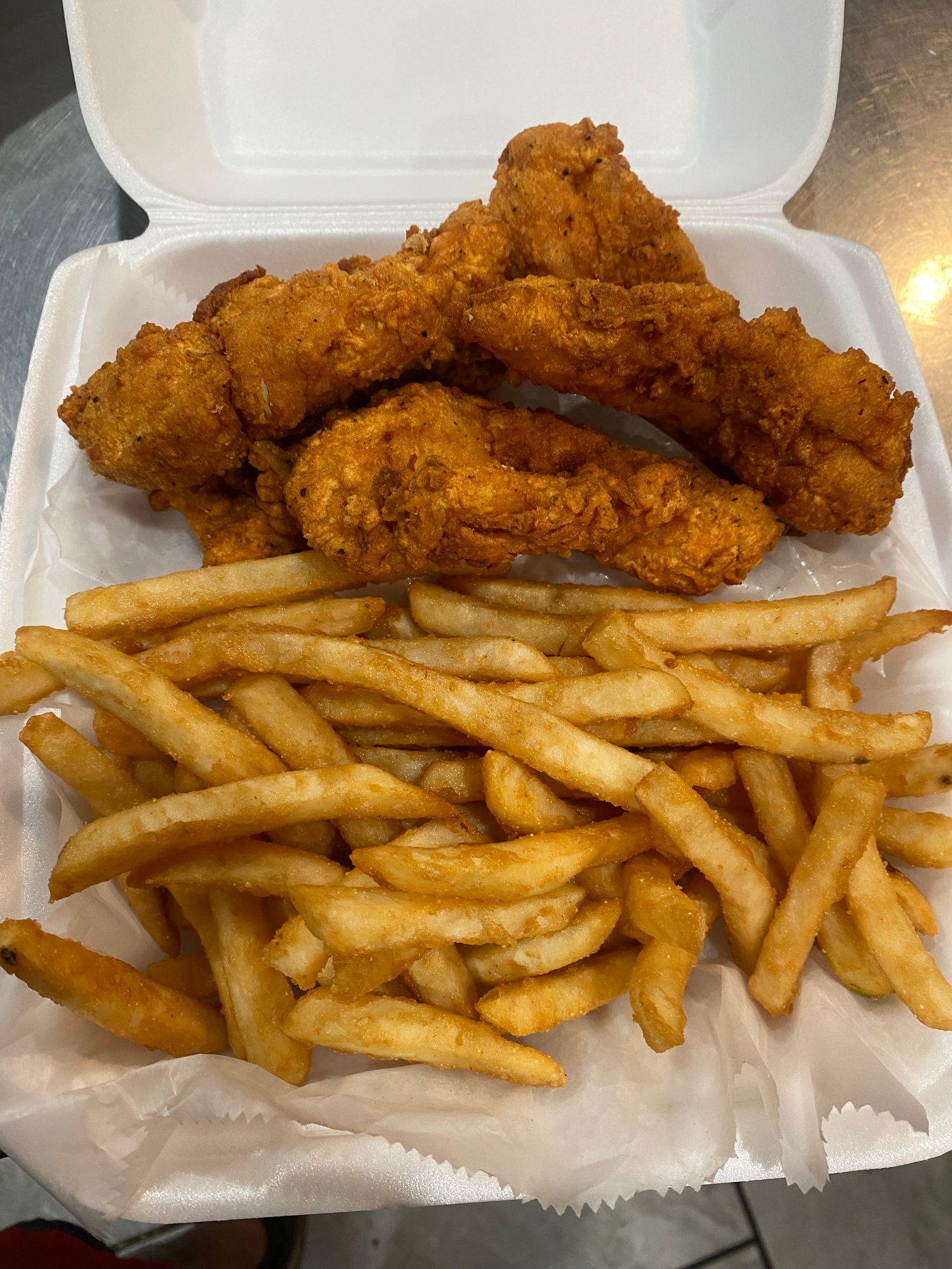 Chicken fingers basket