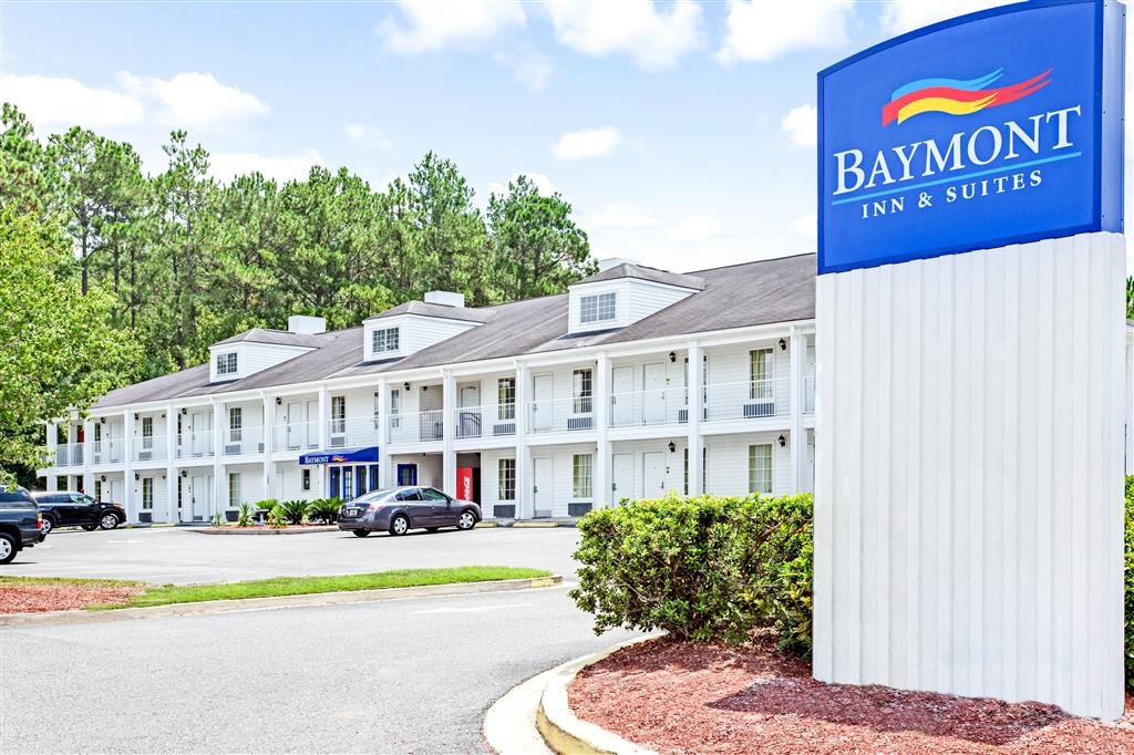 Baymont Inn & Suites Kingsland Logo