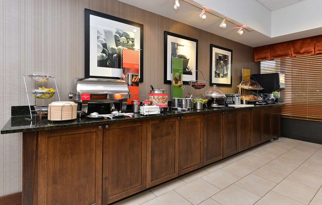 Hampton Inn Chicago-Carol Stream Image