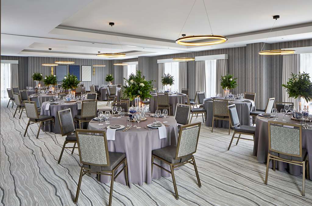 Cumberland House Knoxville, Tapestry Collection by Hilton Image