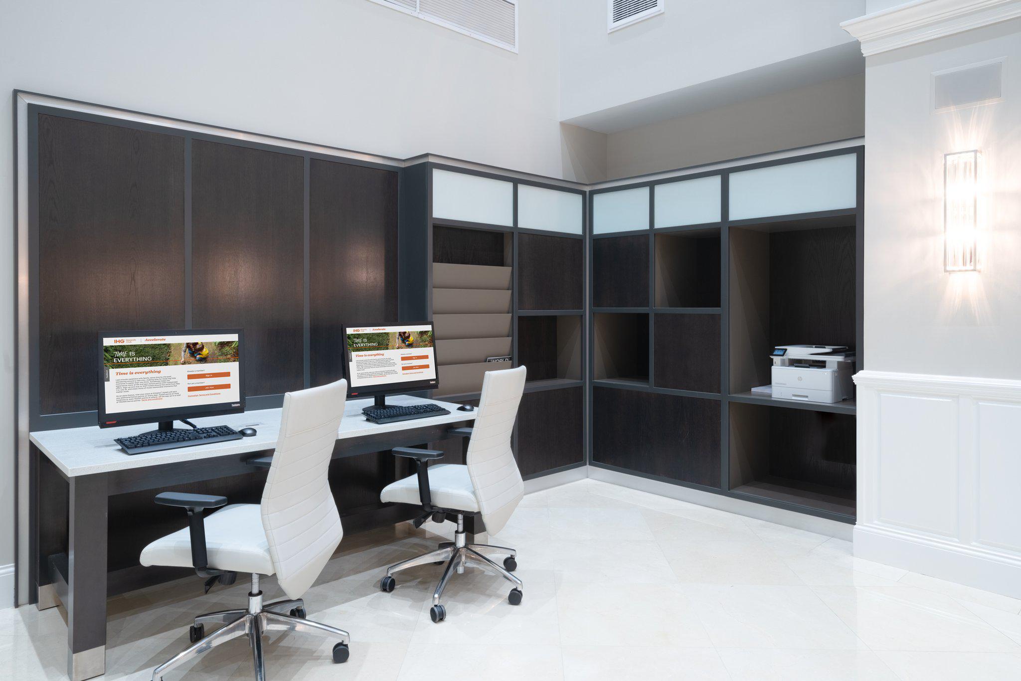 Holiday Inn Wilmington by IHG Image