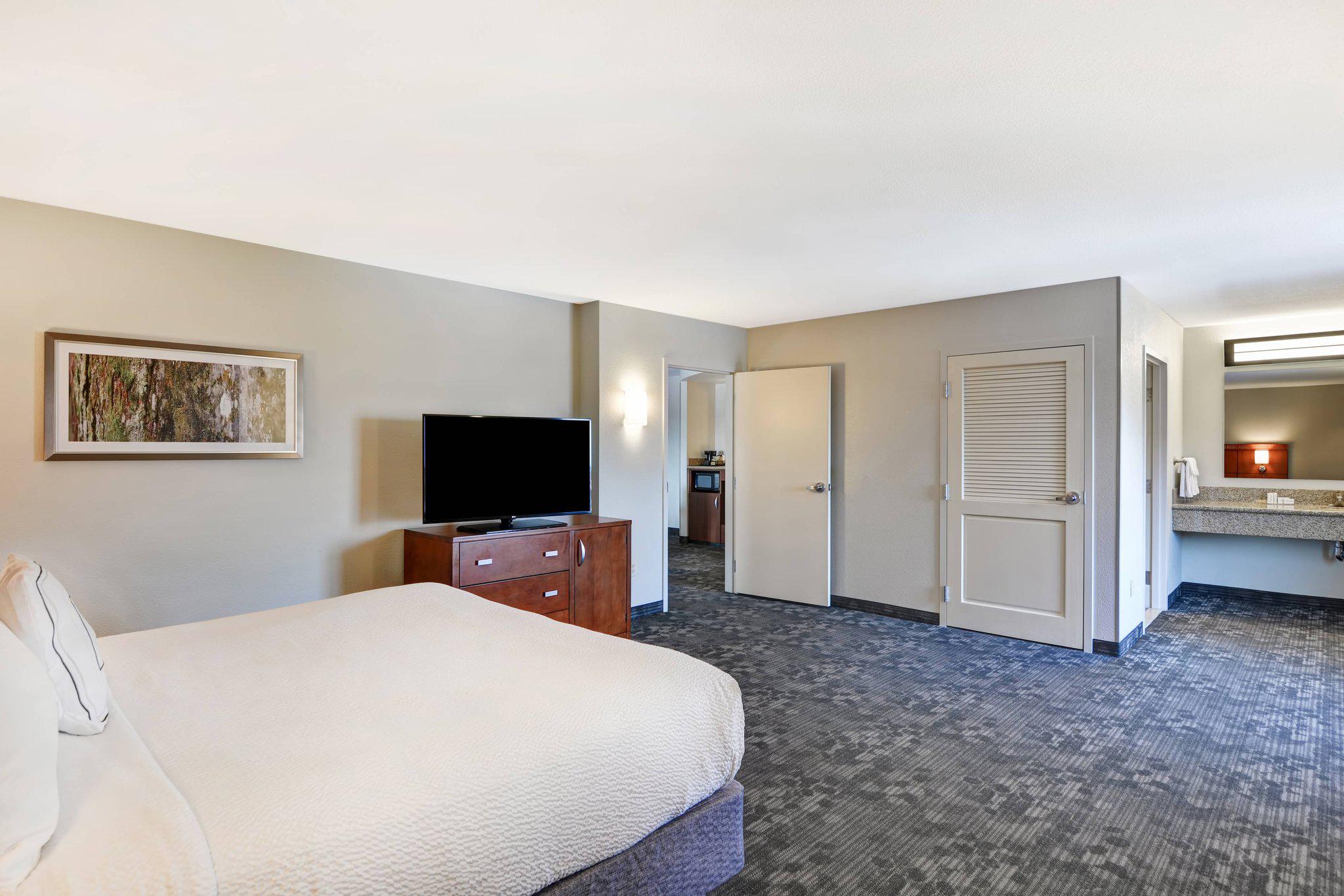 Courtyard by Marriott Wichita at Old Town Photo