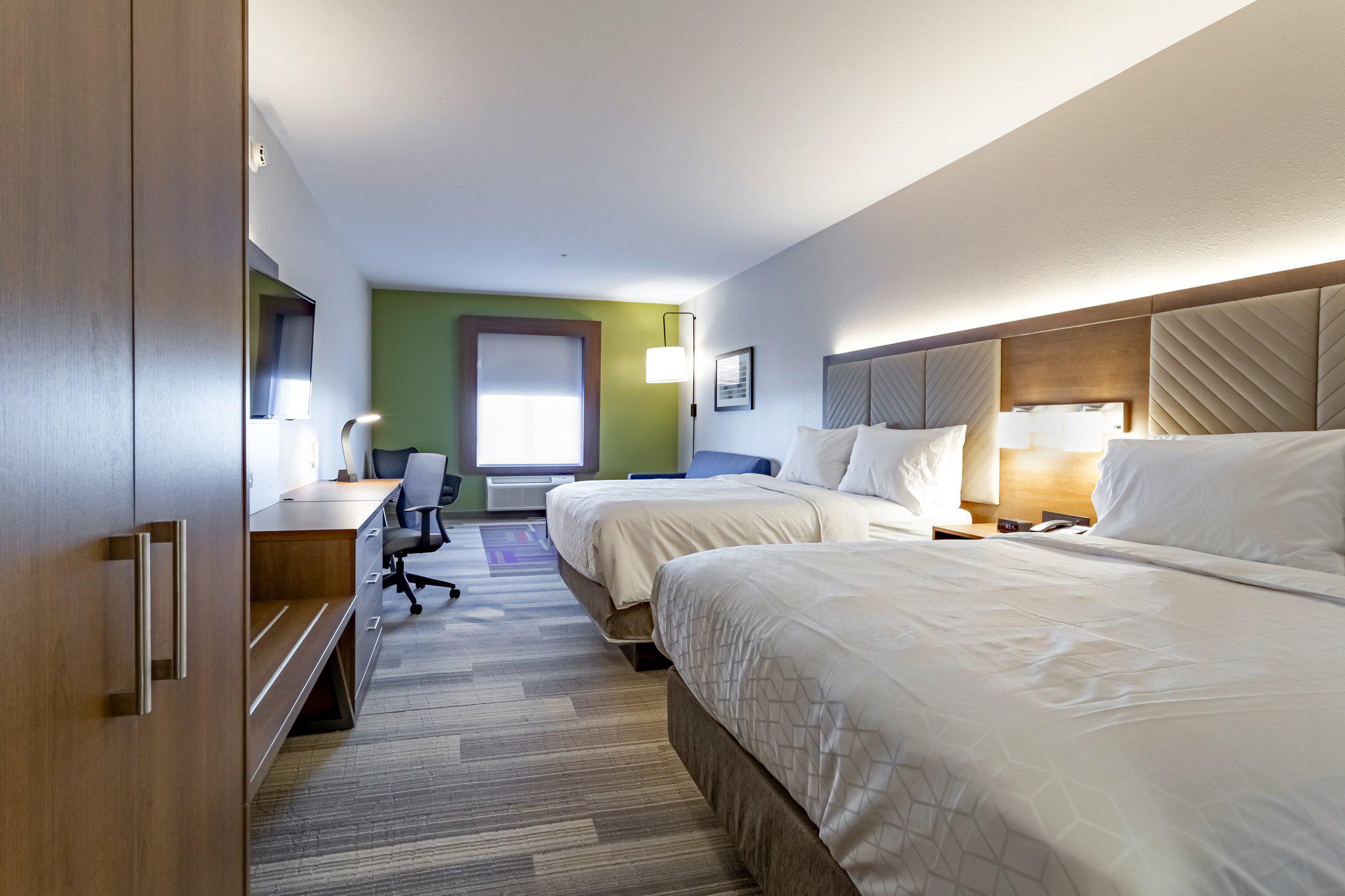 Holiday Inn Express & Suites Columbus - Worthington Photo