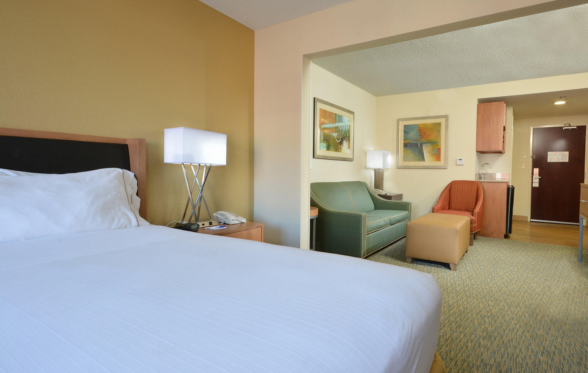 Holiday Inn Express & Suites High Point South Photo