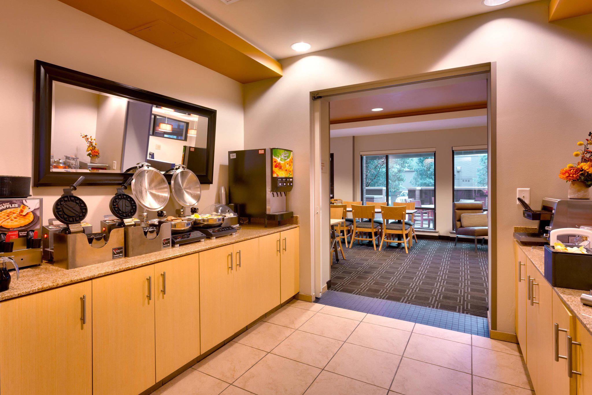 TownePlace Suites by Marriott Omaha West Photo