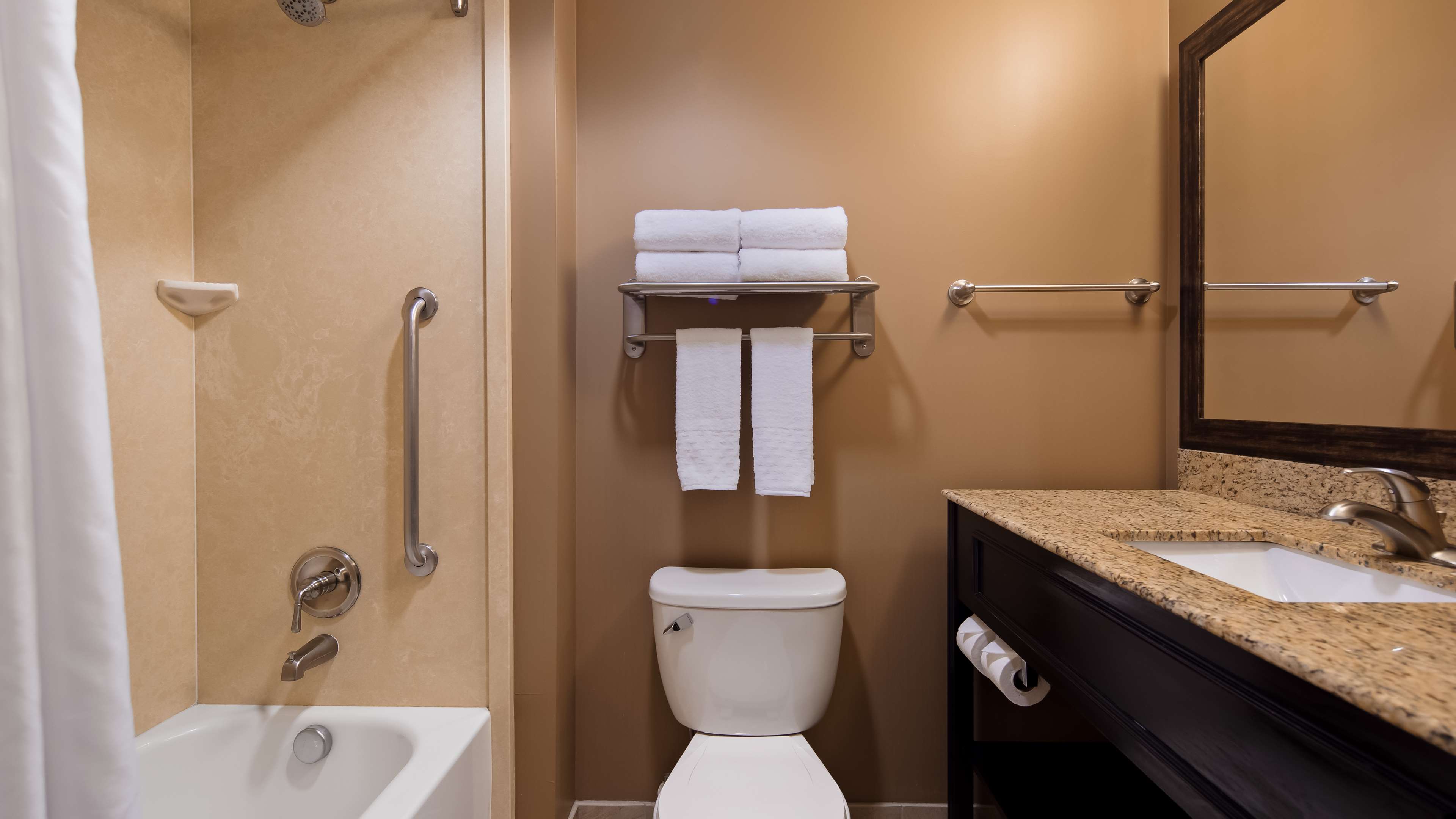 Best Western Plus College Park Hotel Photo