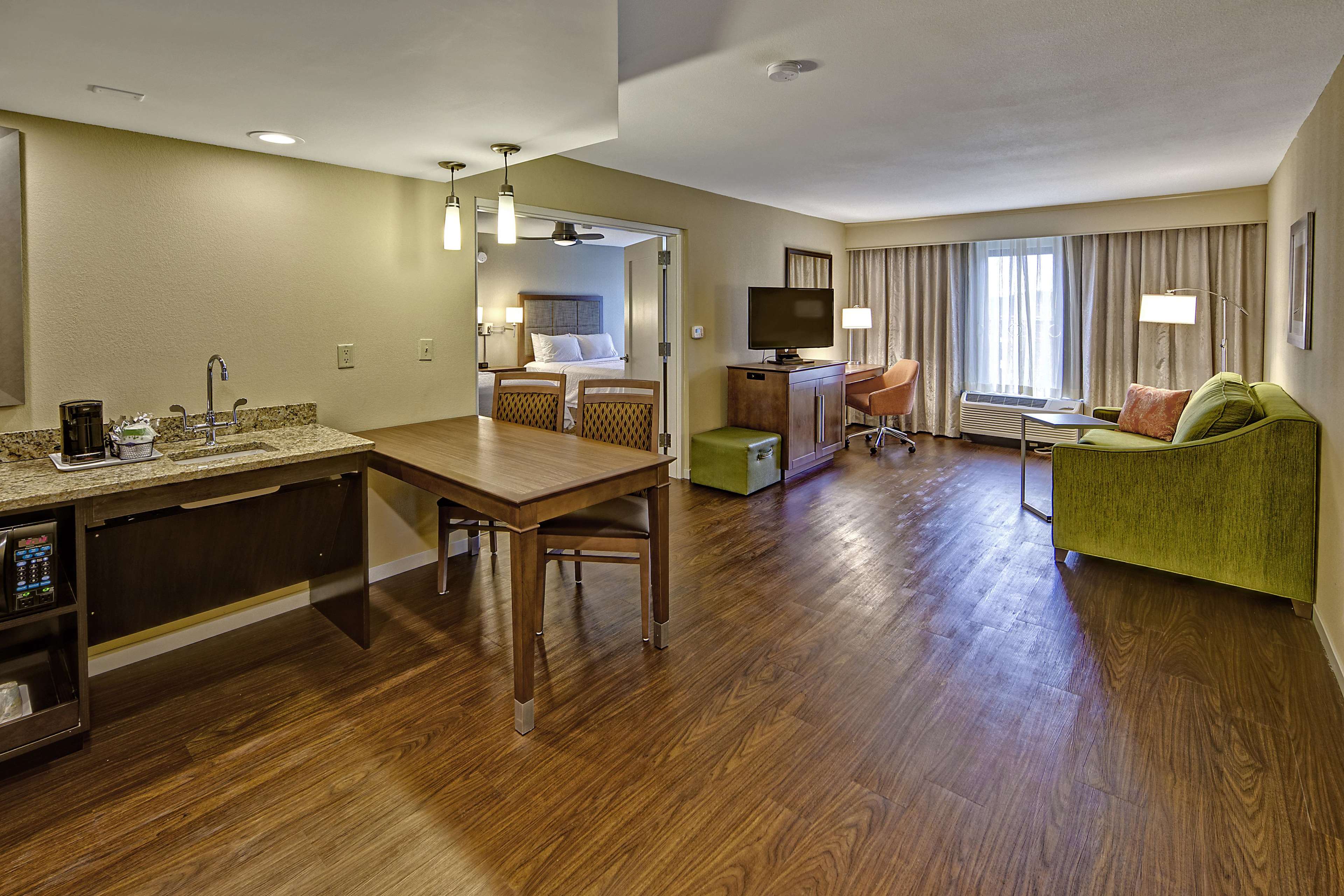 Hampton Inn & Suites Asheville-I-26 Photo