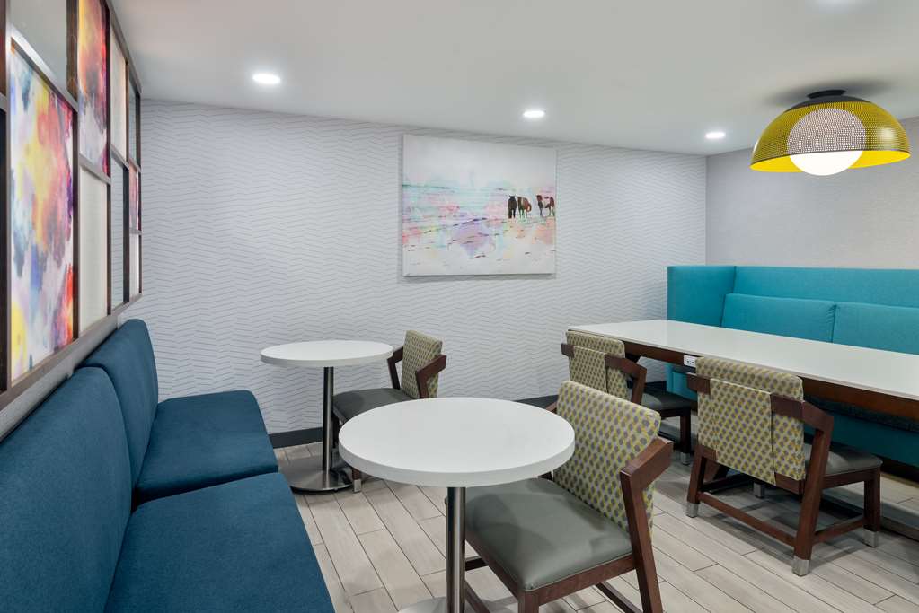 Hampton Inn Salisbury Image